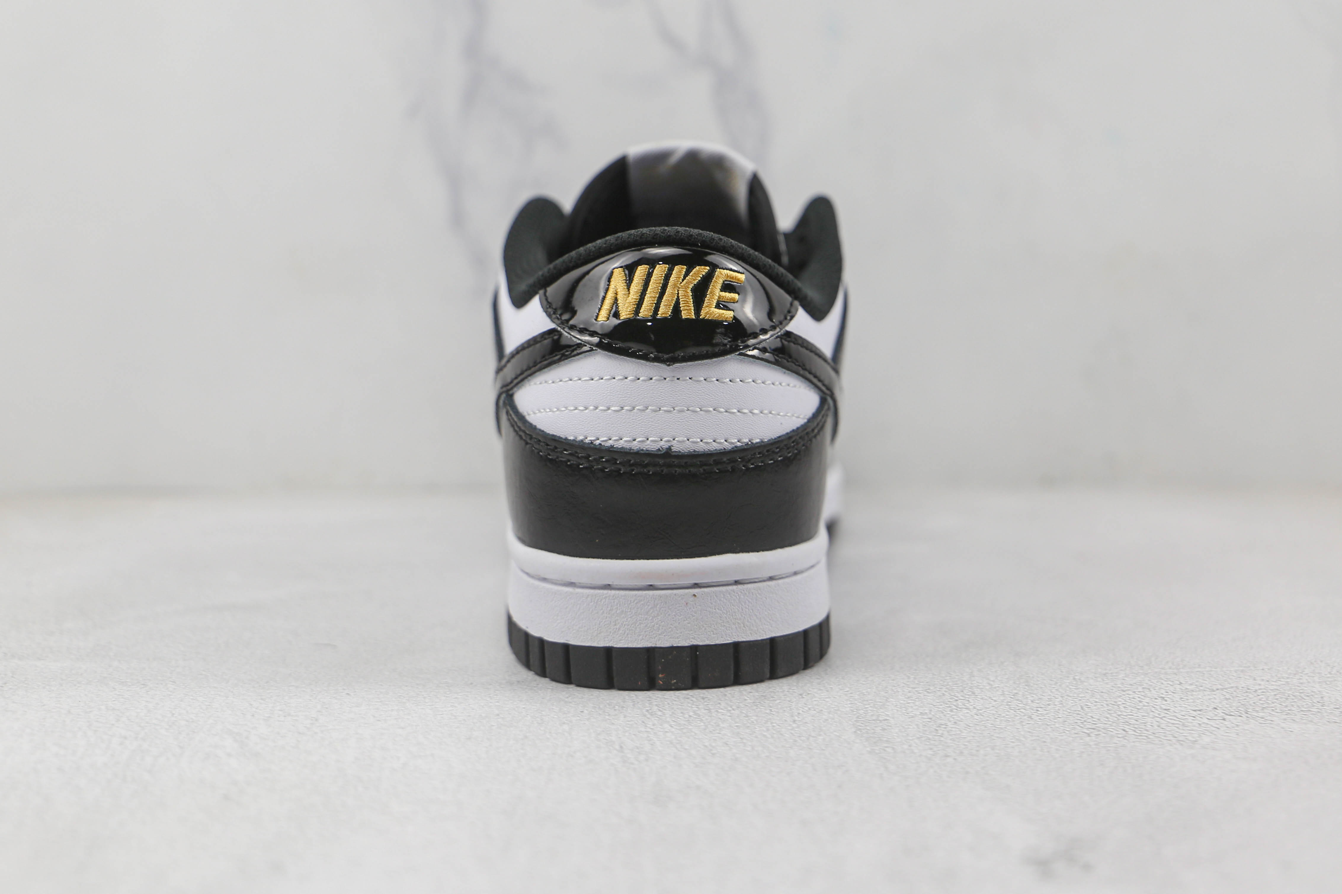 Nike Dunk Low Panda gold Buckle