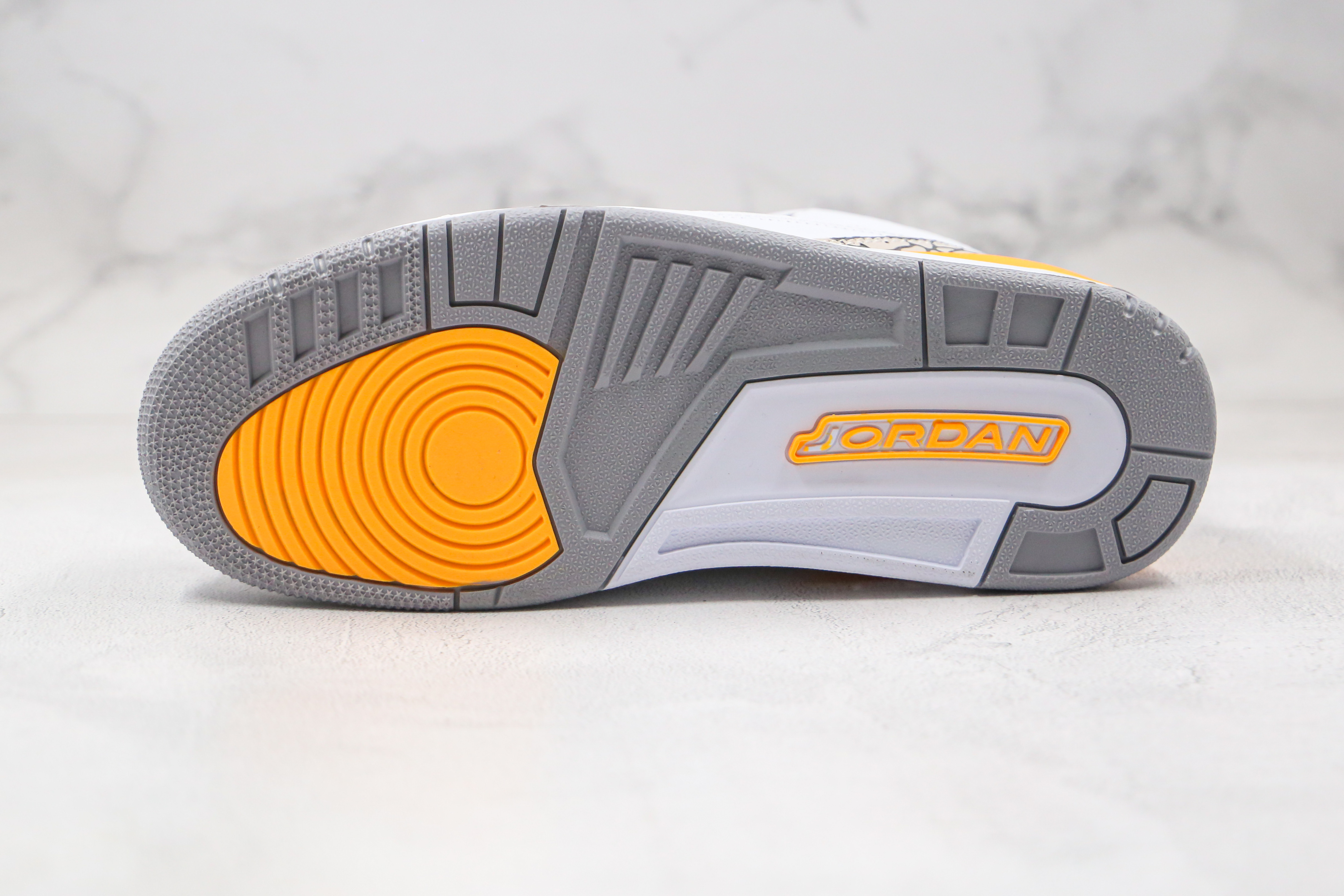 Air Jordan 3 Retro Lakers