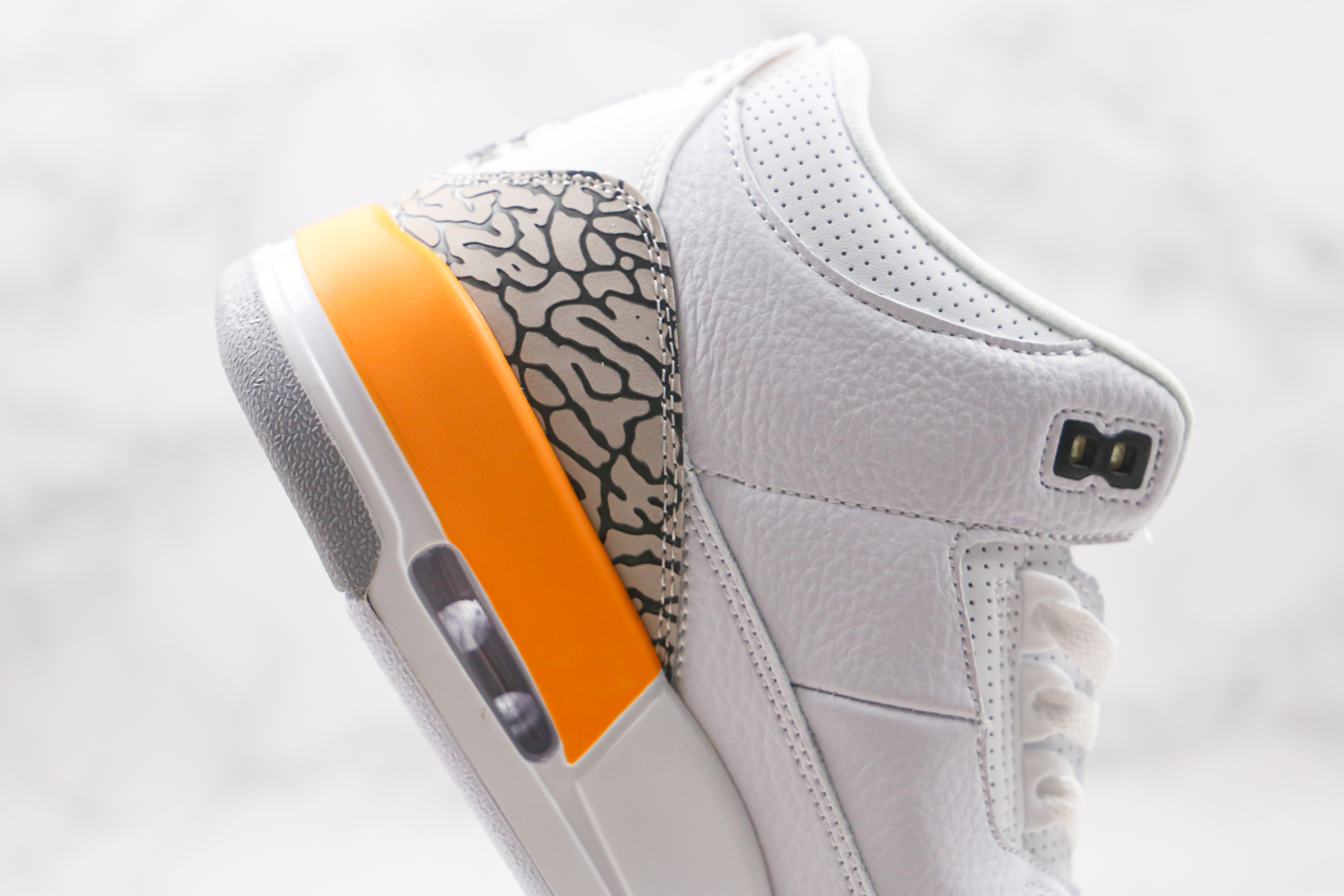 Air Jordan 3 Retro Lakers