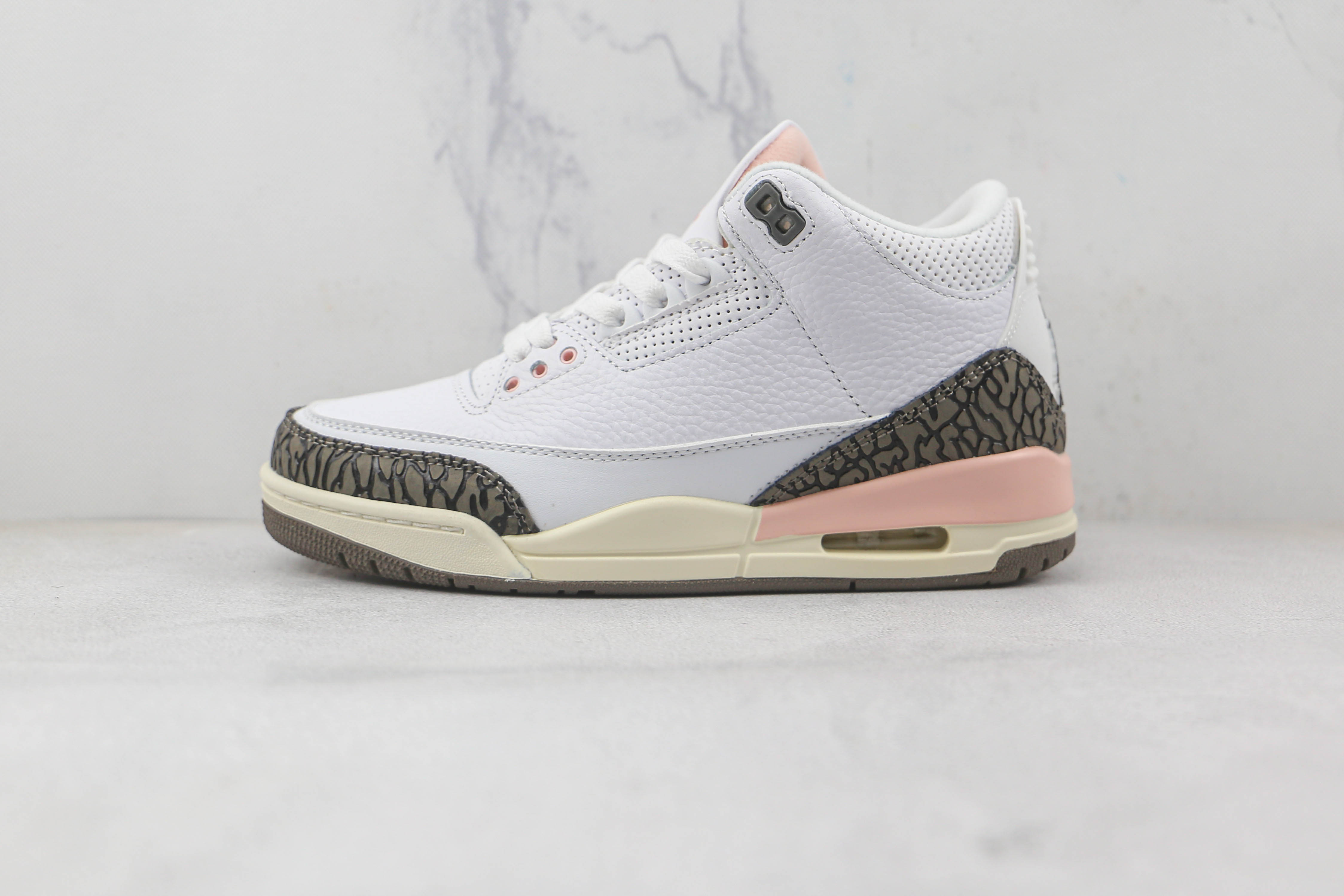 Air Jordan 3 Sakura
