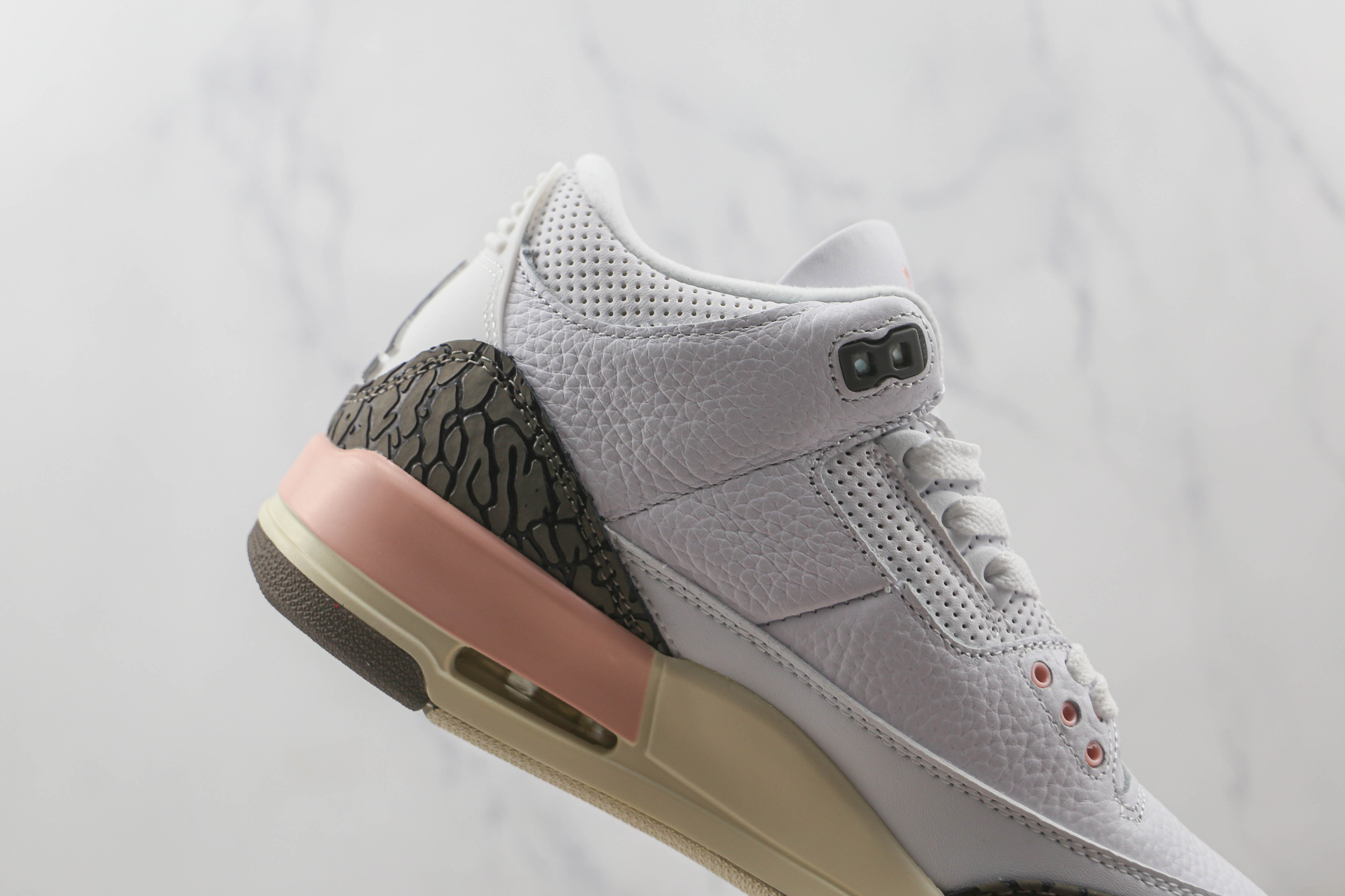 Air Jordan 3 Sakura