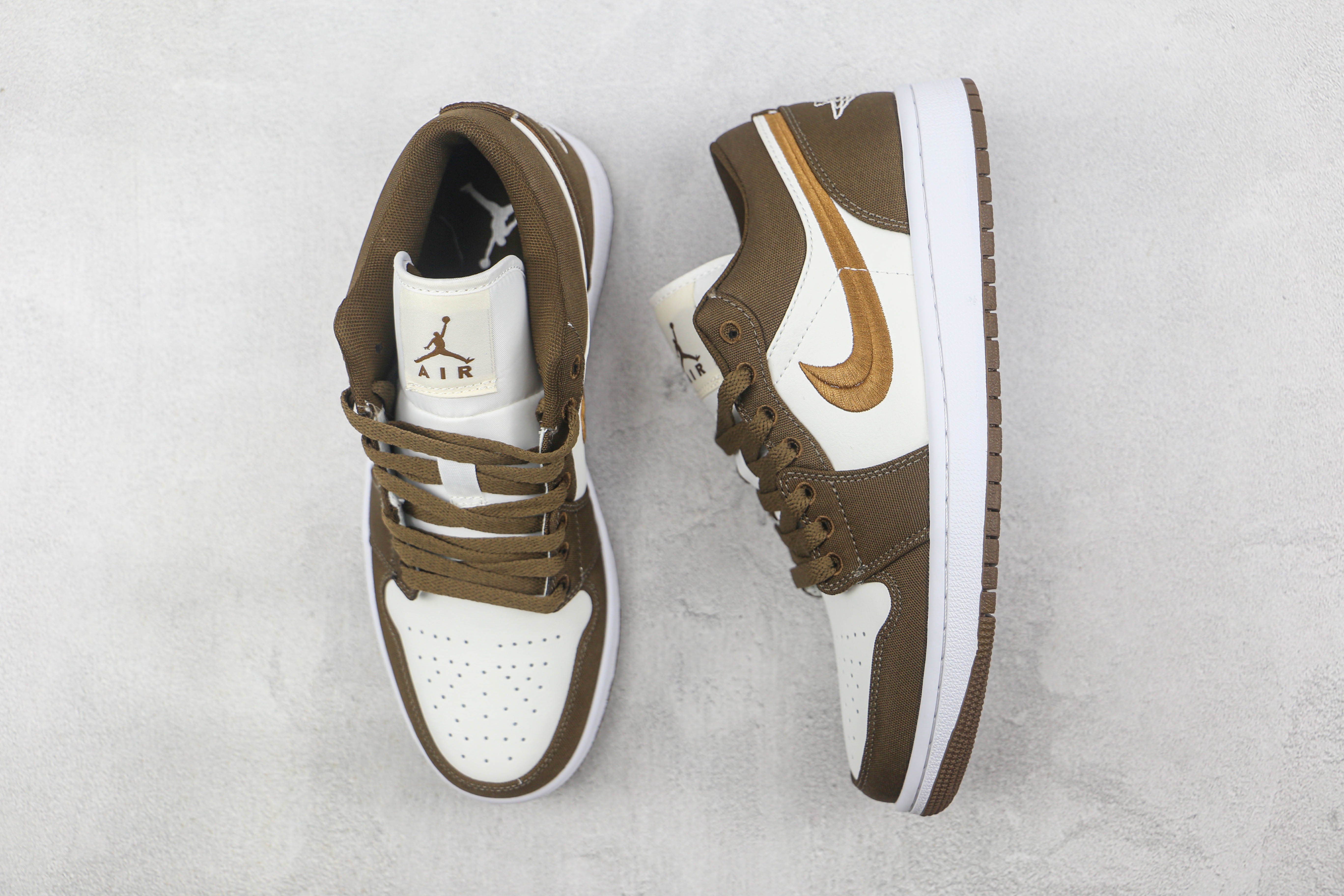 Air Jordan 1 Low “Mocha Toe”
