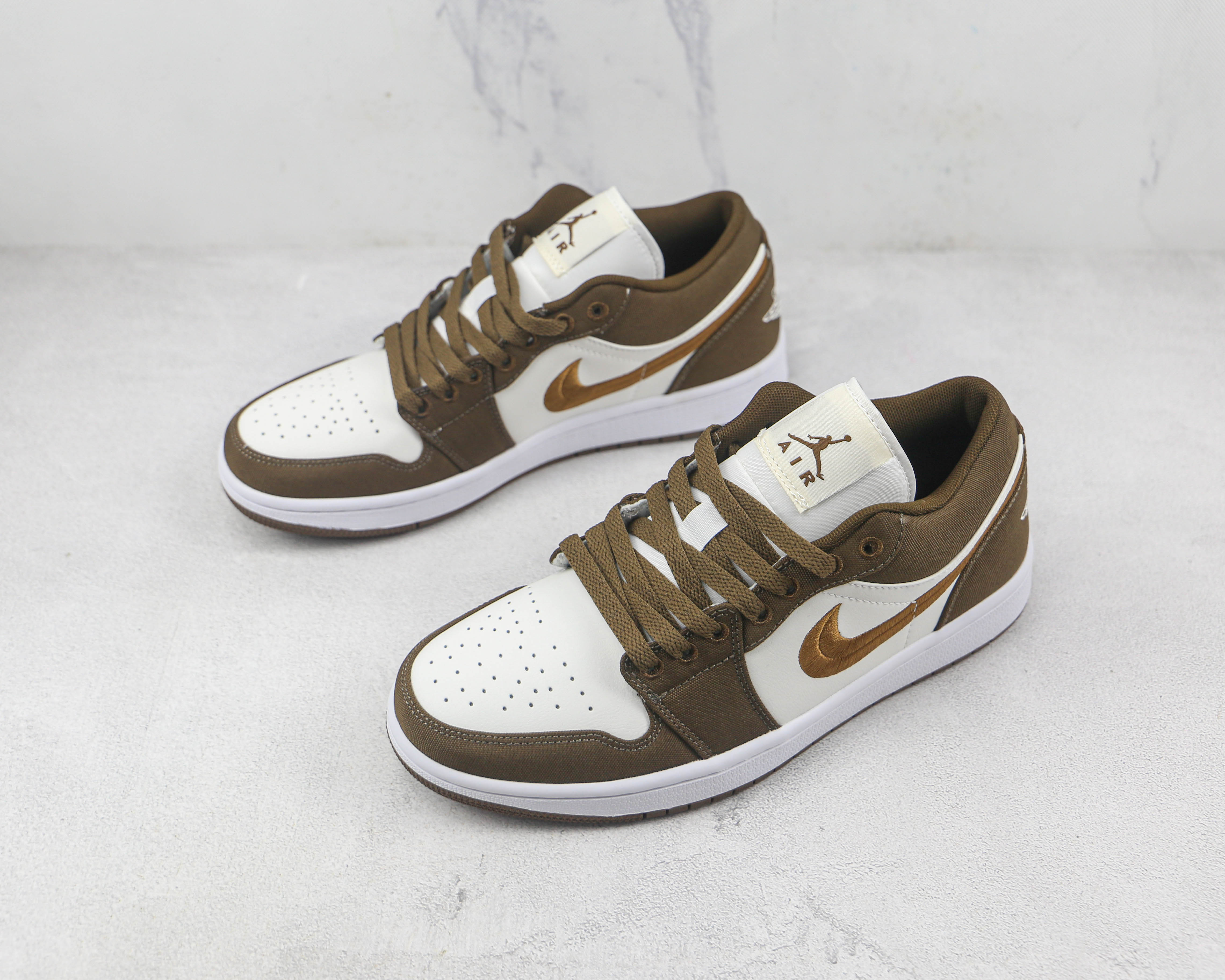 Air Jordan 1 Low “Mocha Toe”