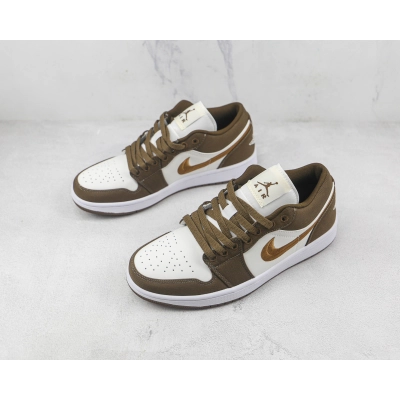 Air Jordan 1 Low “Mocha Toe” 02