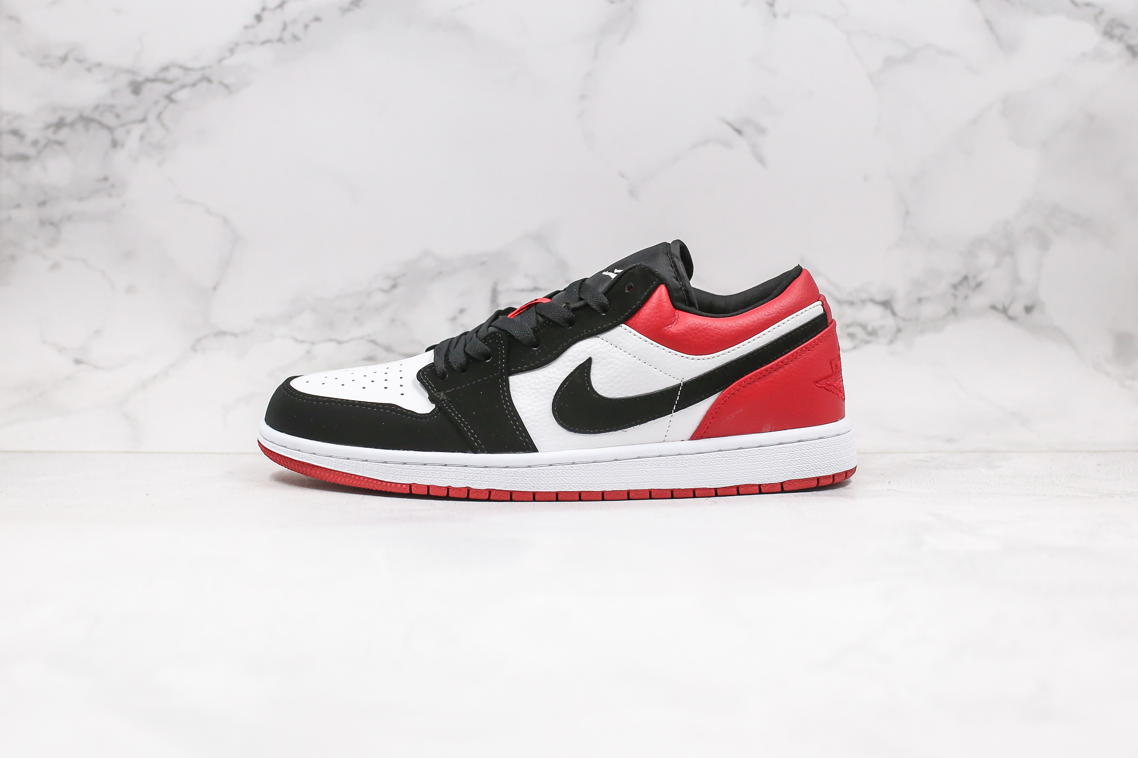 Air Jordan 1 Low Black Toe