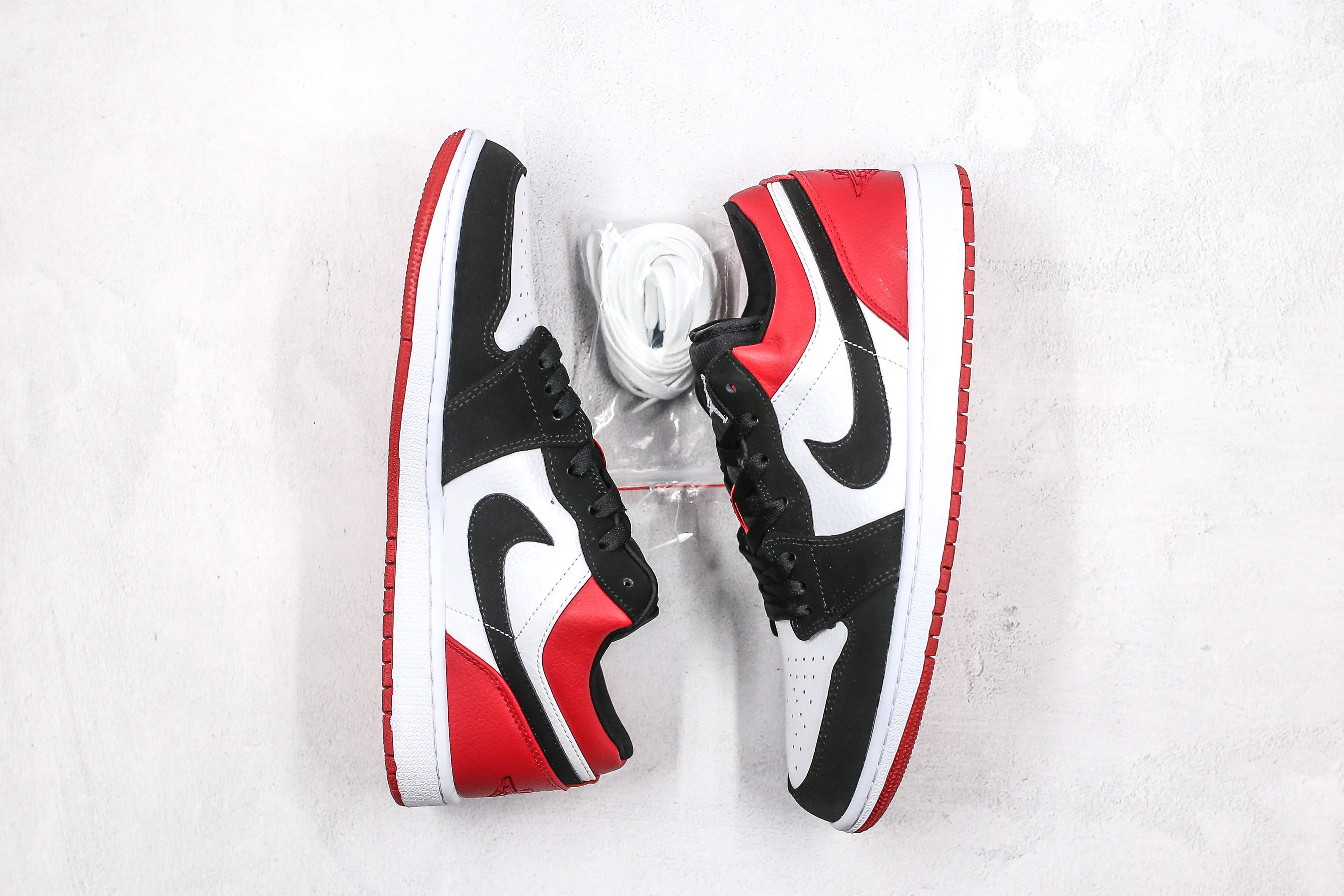 Air Jordan 1 Low Black Toe