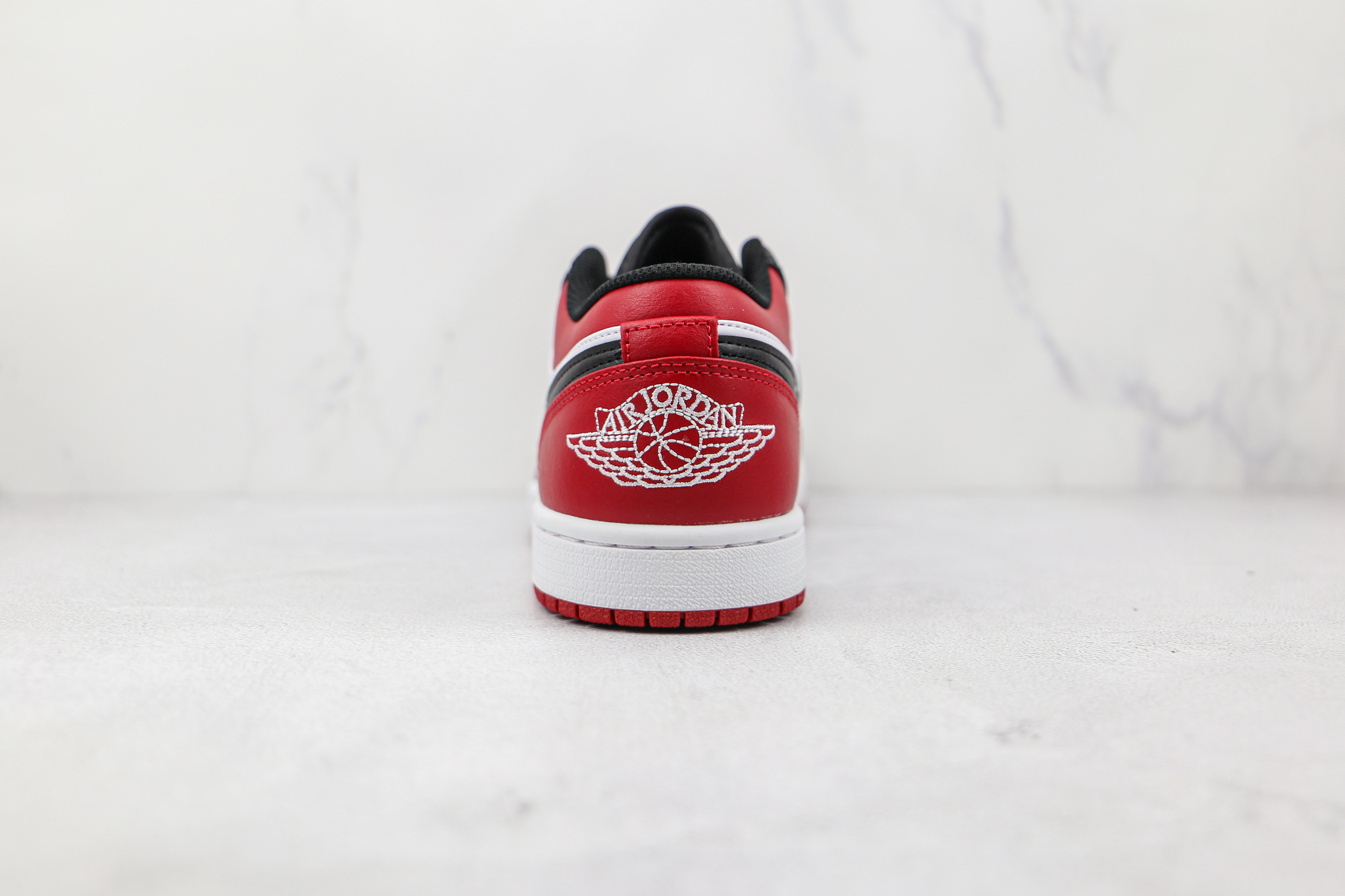 Air Jordan 1 Low Bred Toe