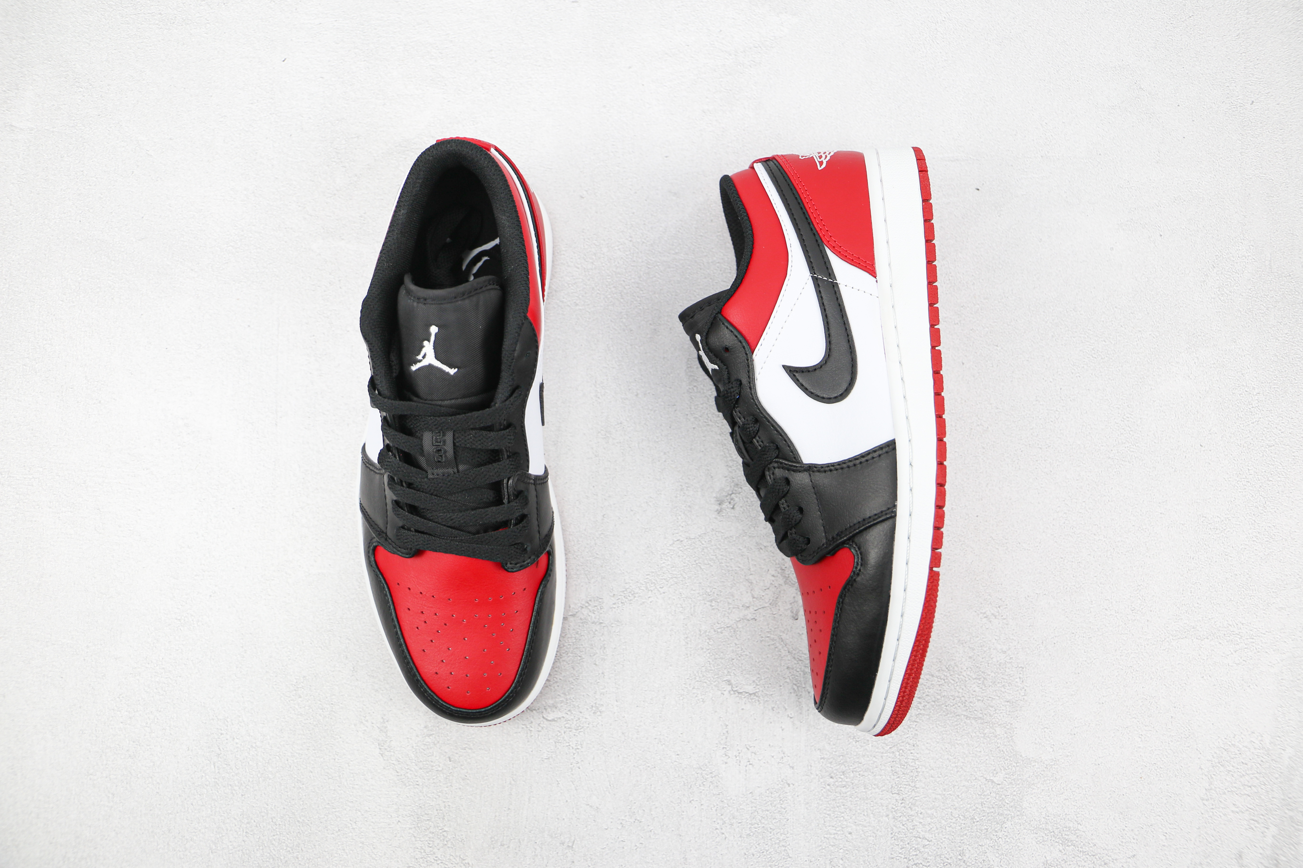 Air Jordan 1 Low Bred Toe