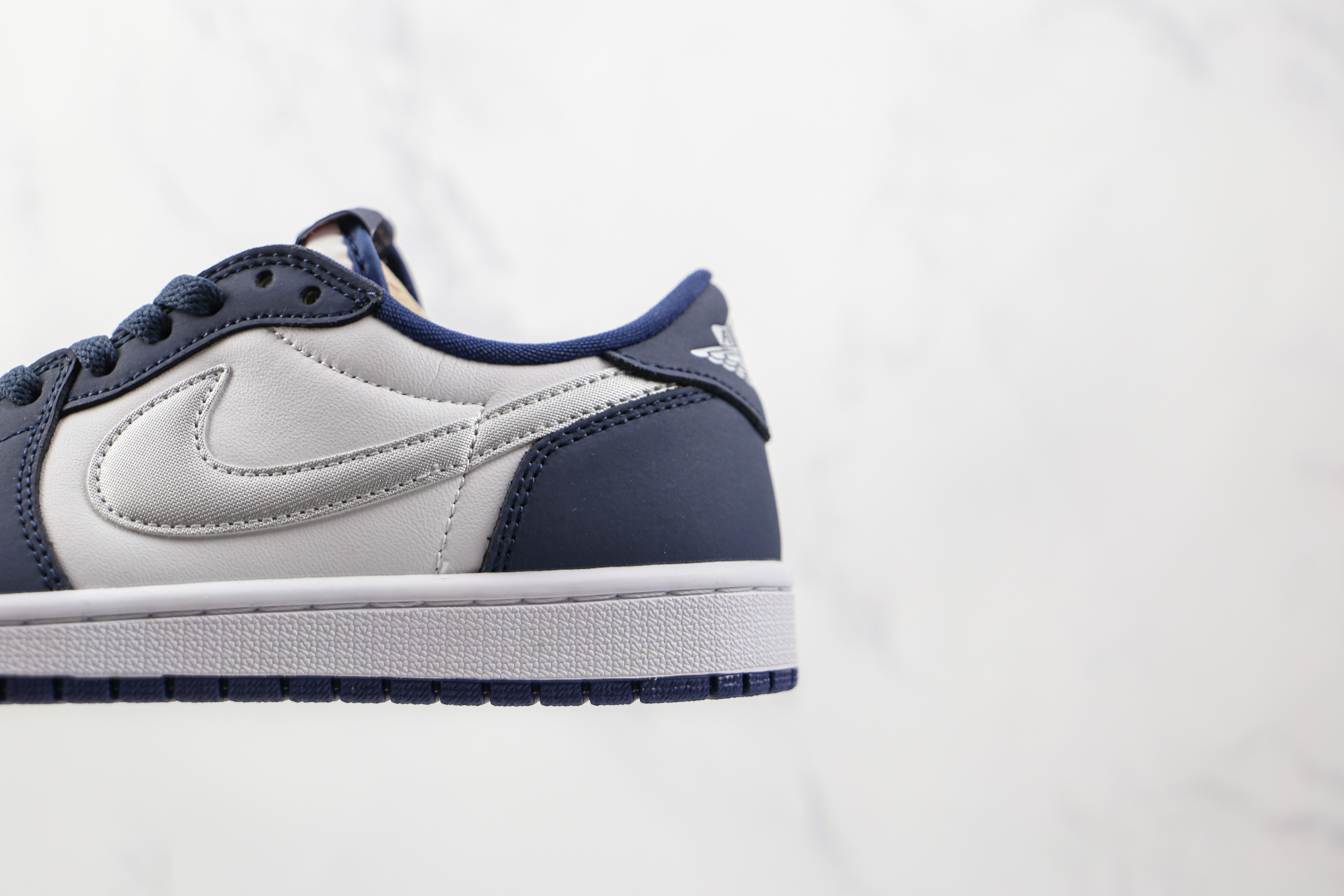 Air Jordan 1 Low Navy SB