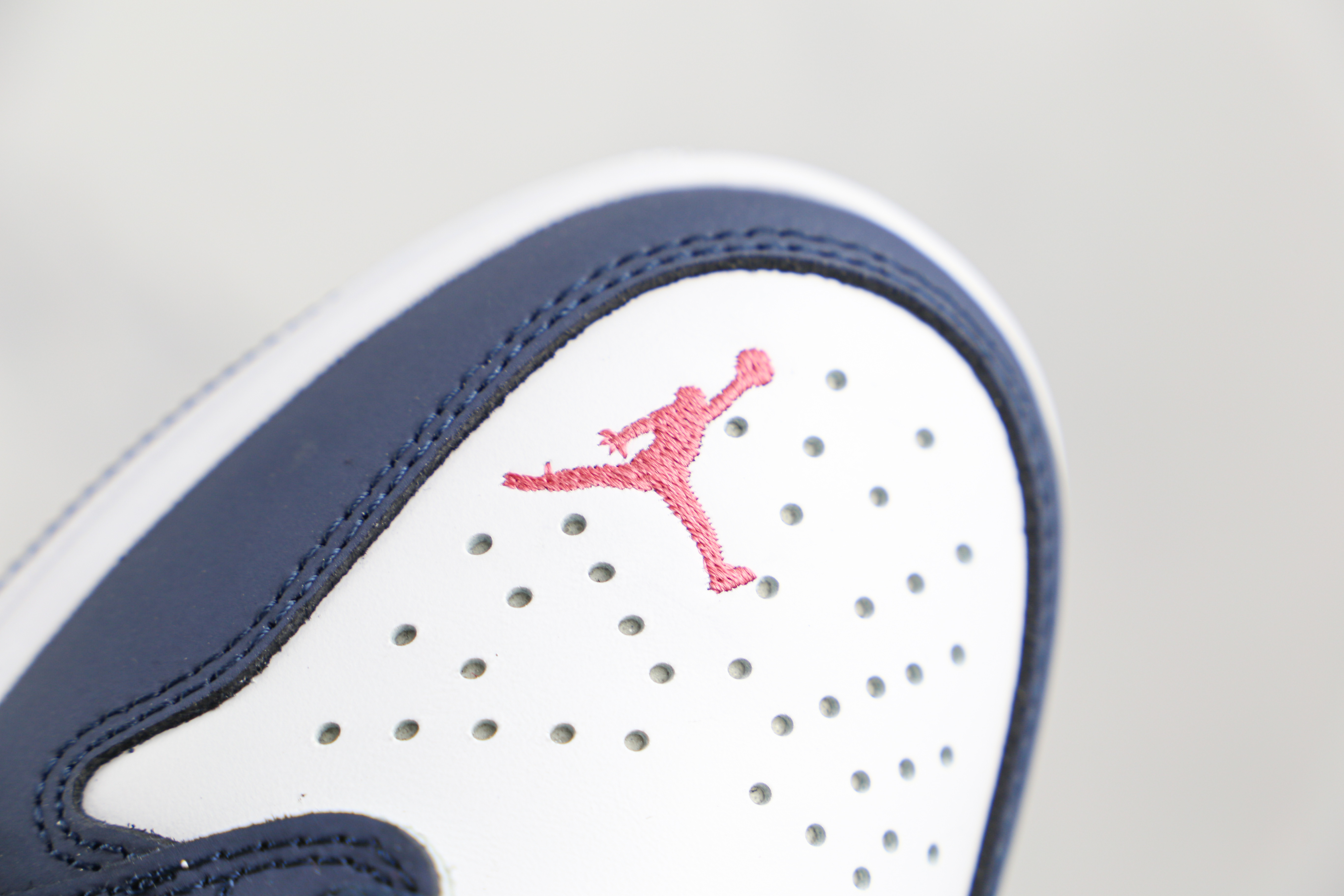 Air Jordan 1 Low Navy SB