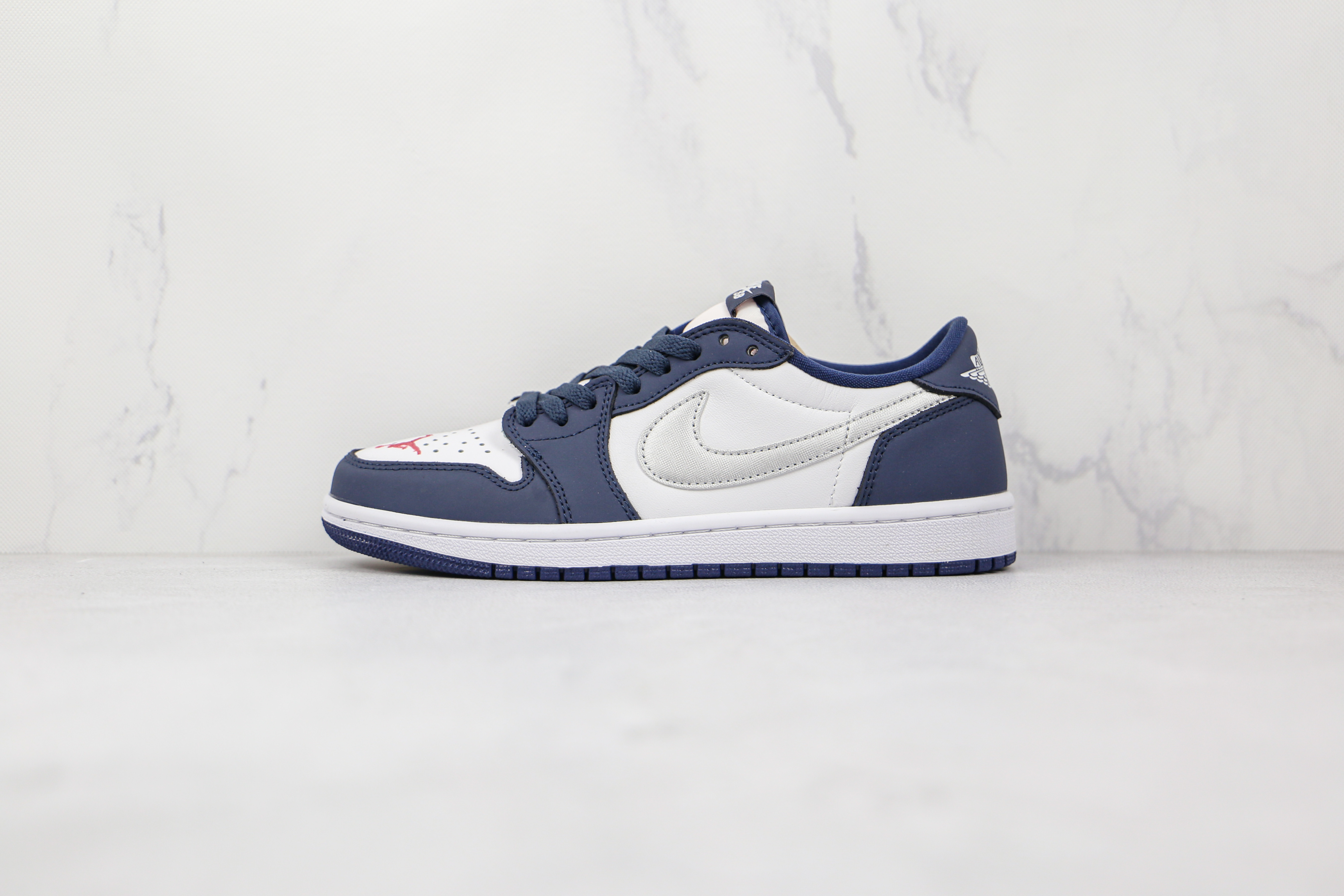 Air Jordan 1 Low Navy SB
