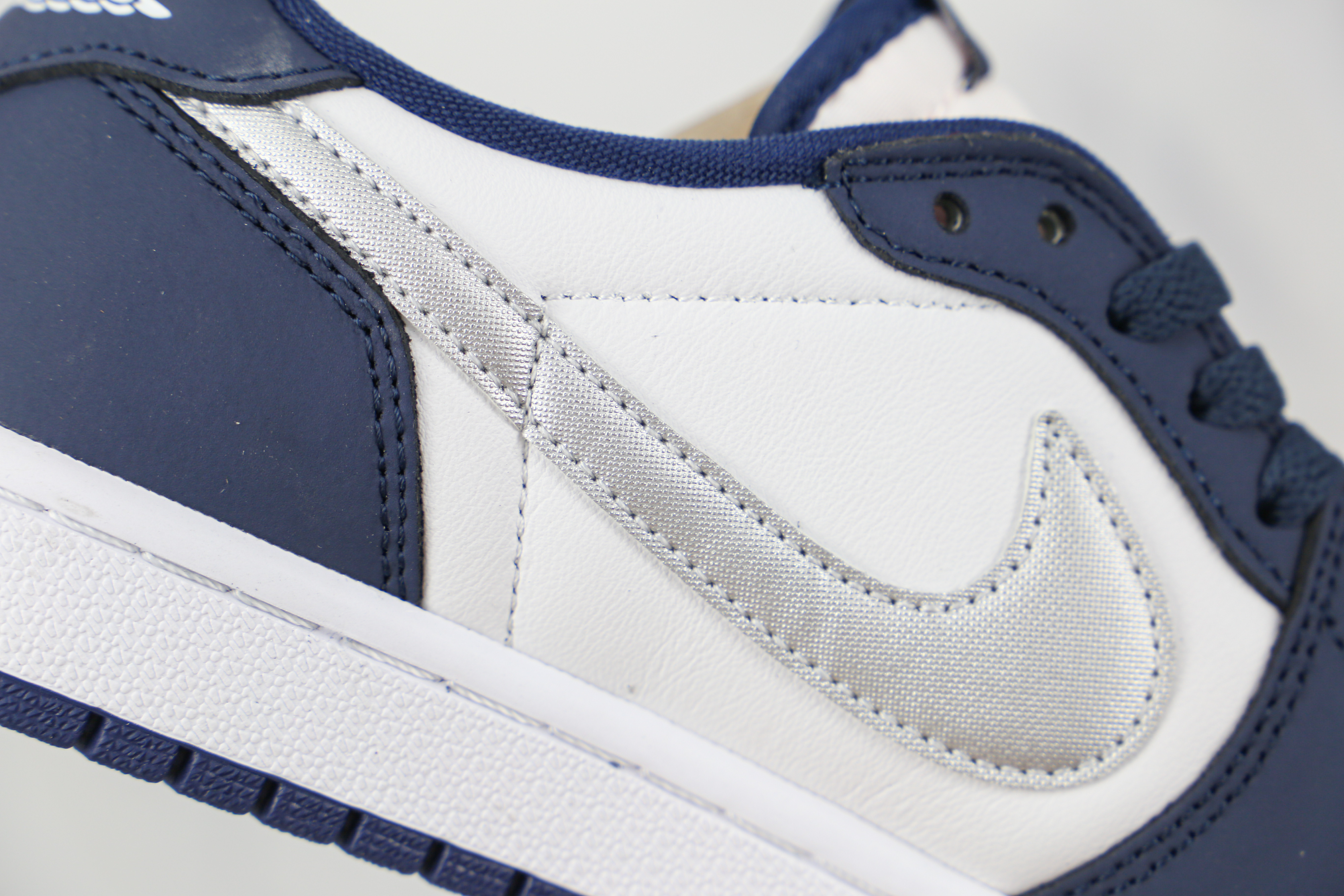 Air Jordan 1 Low Navy SB