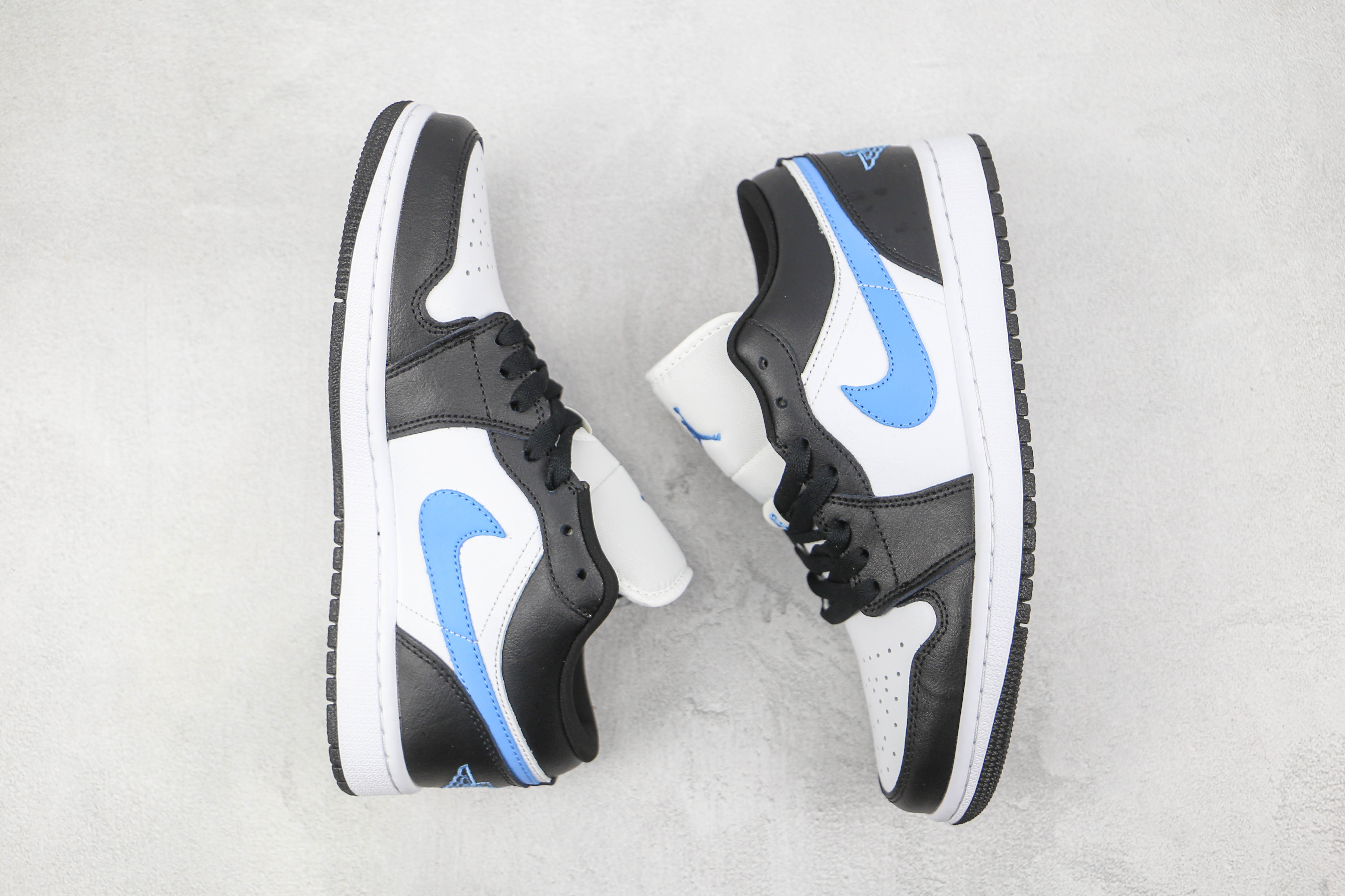 Air Jordan 1 Low University Blue