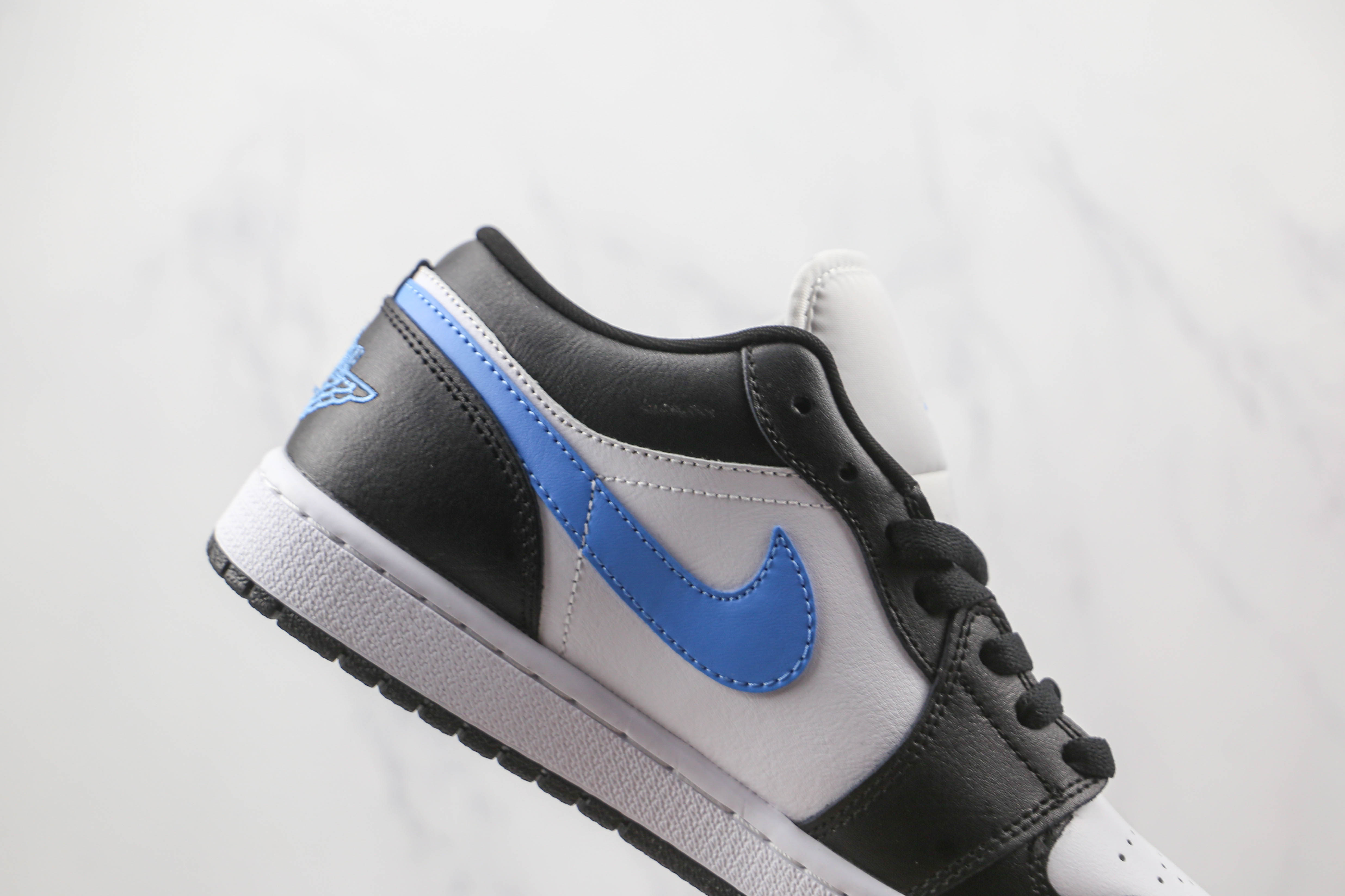 Air Jordan 1 Low University Blue