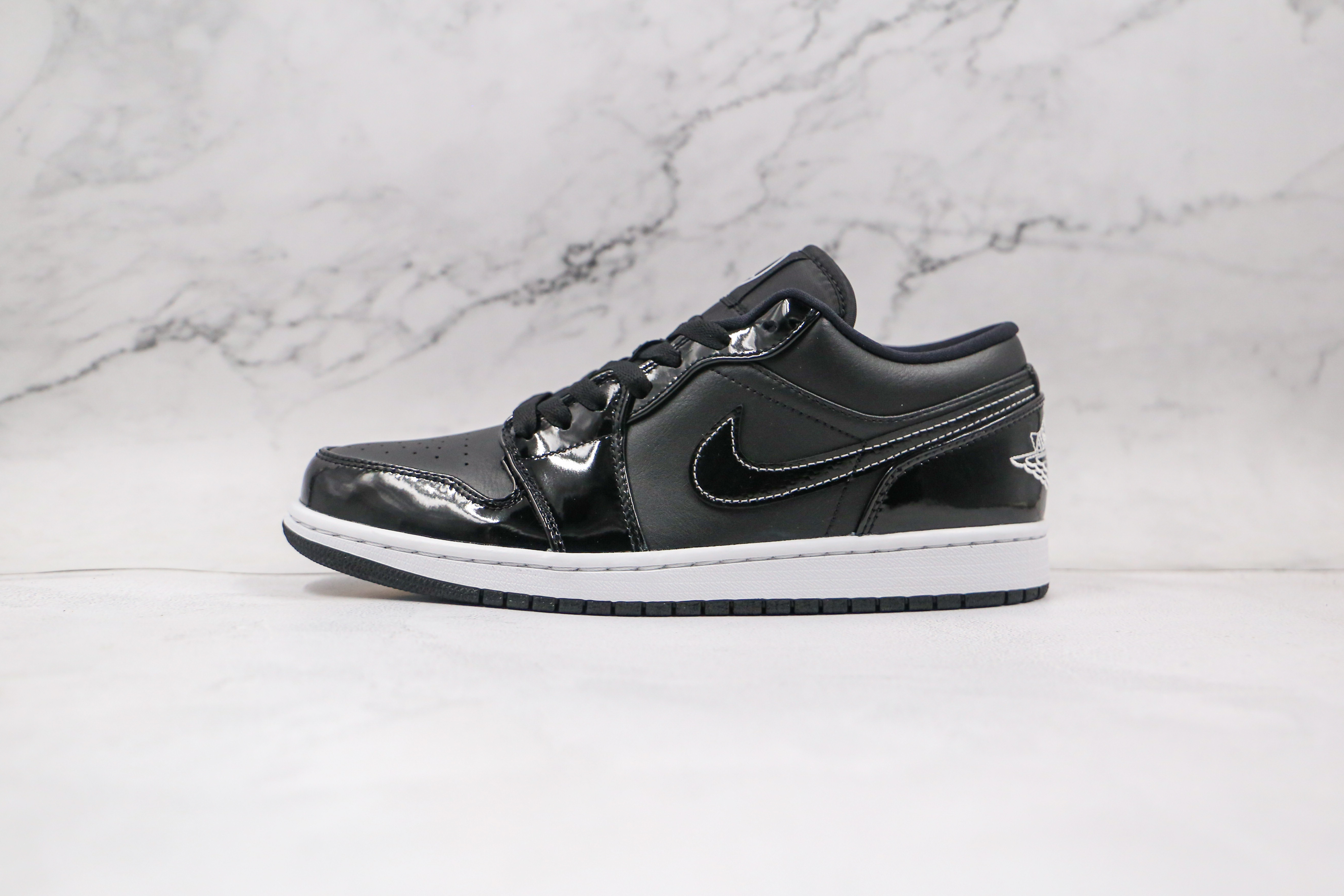 Air Jordan aj1 Low Vintage Black And White