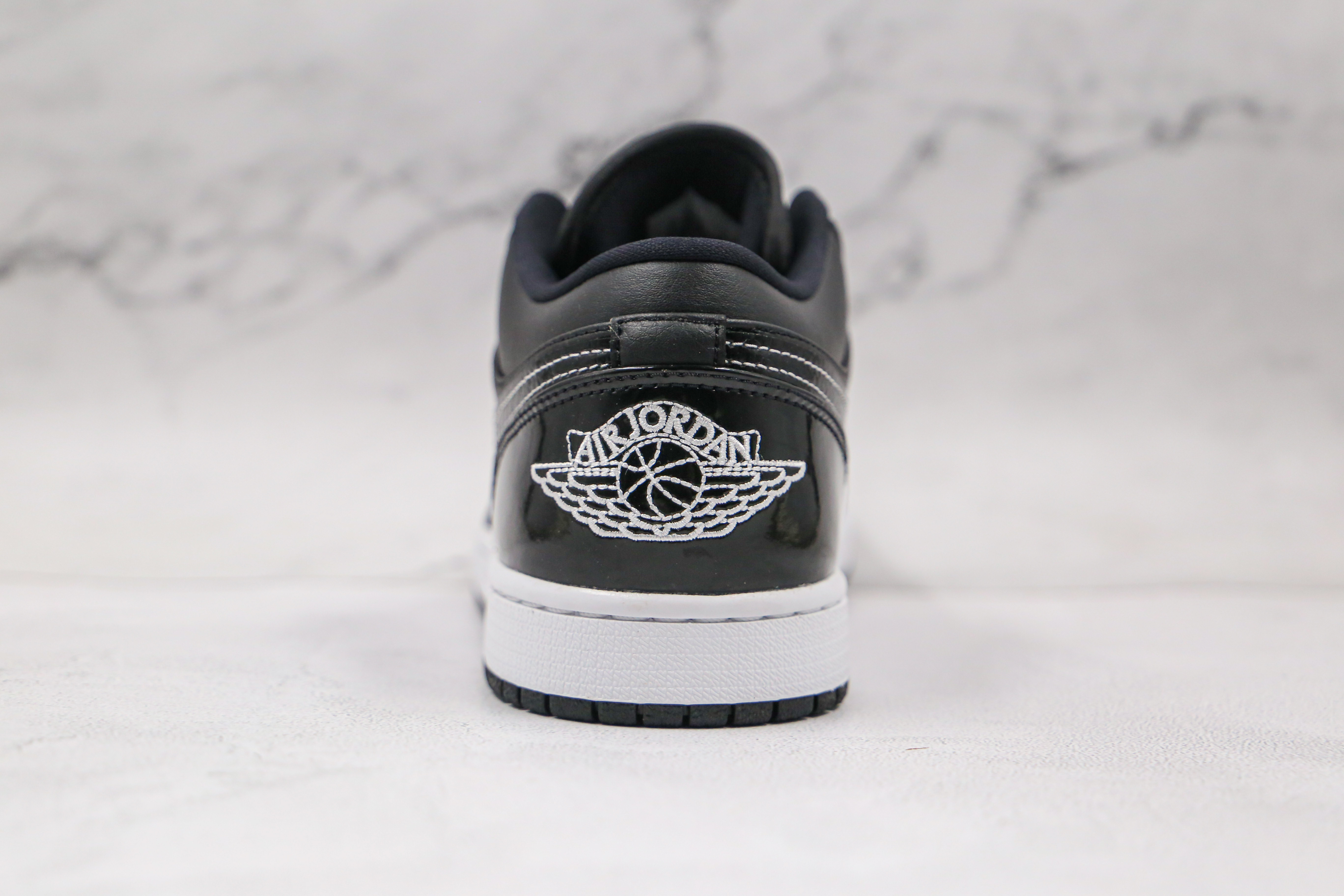Air Jordan aj1 Low Vintage Black And White