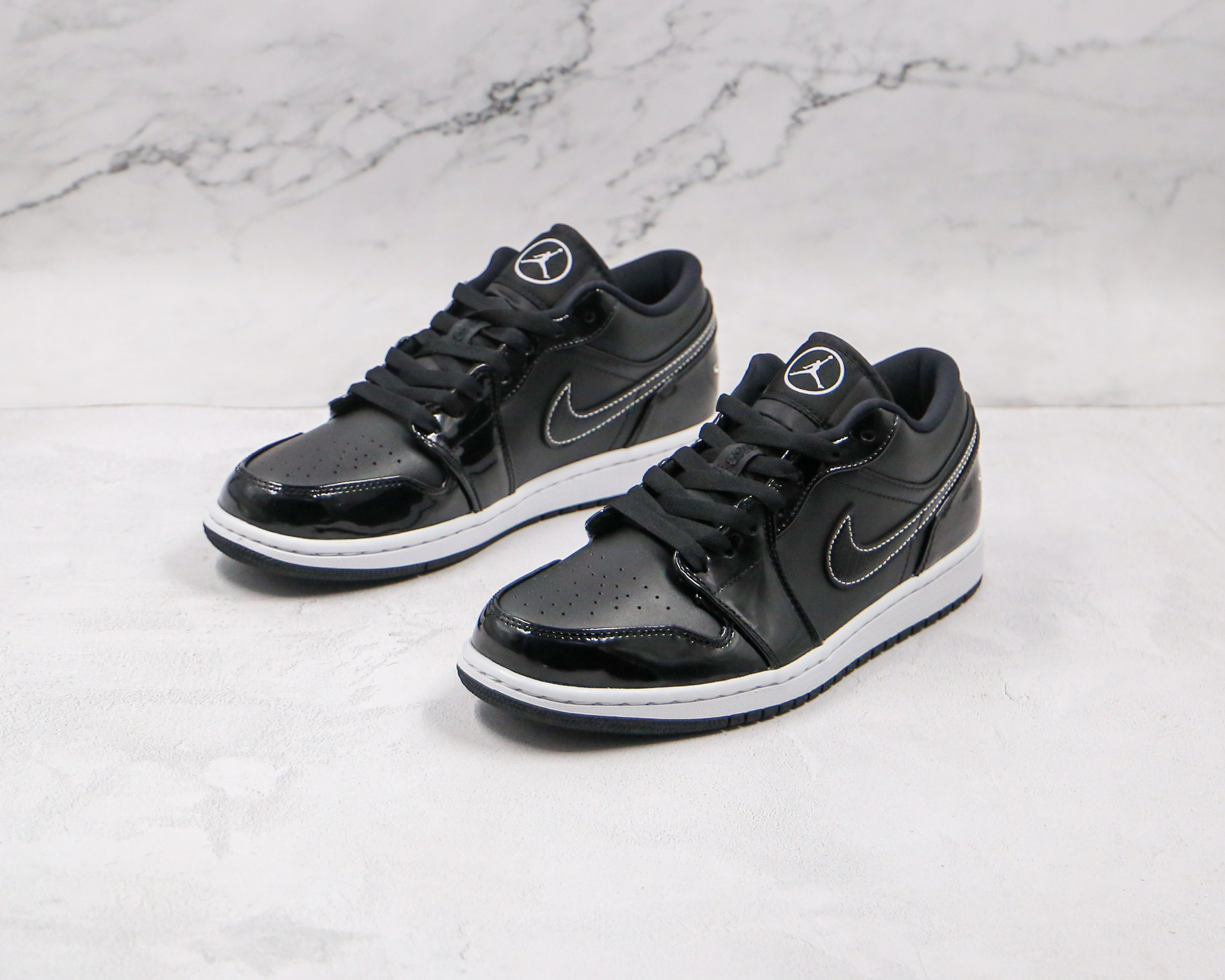Air Jordan aj1 Low Vintage Black And White