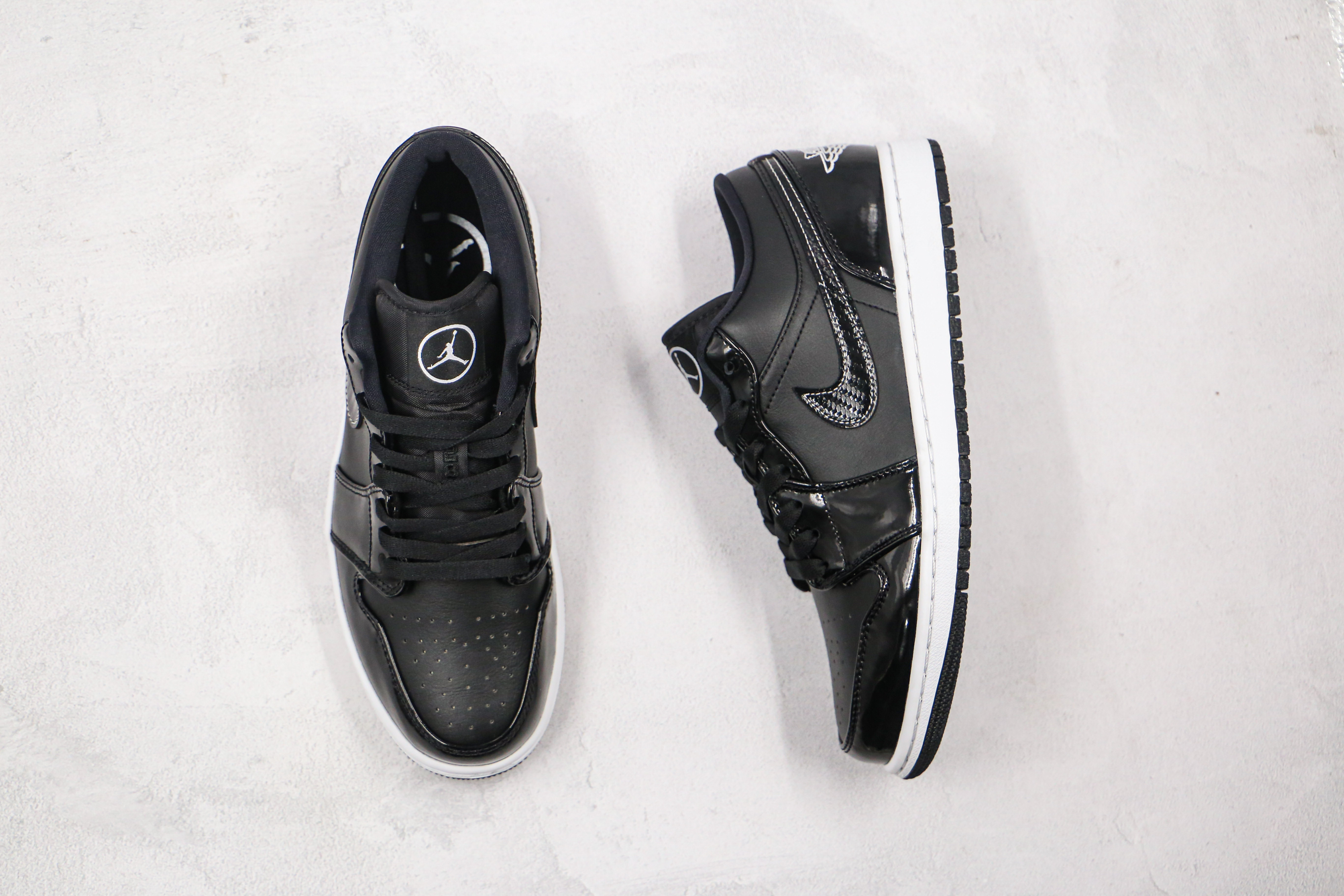 Air Jordan aj1 Low Vintage Black And White