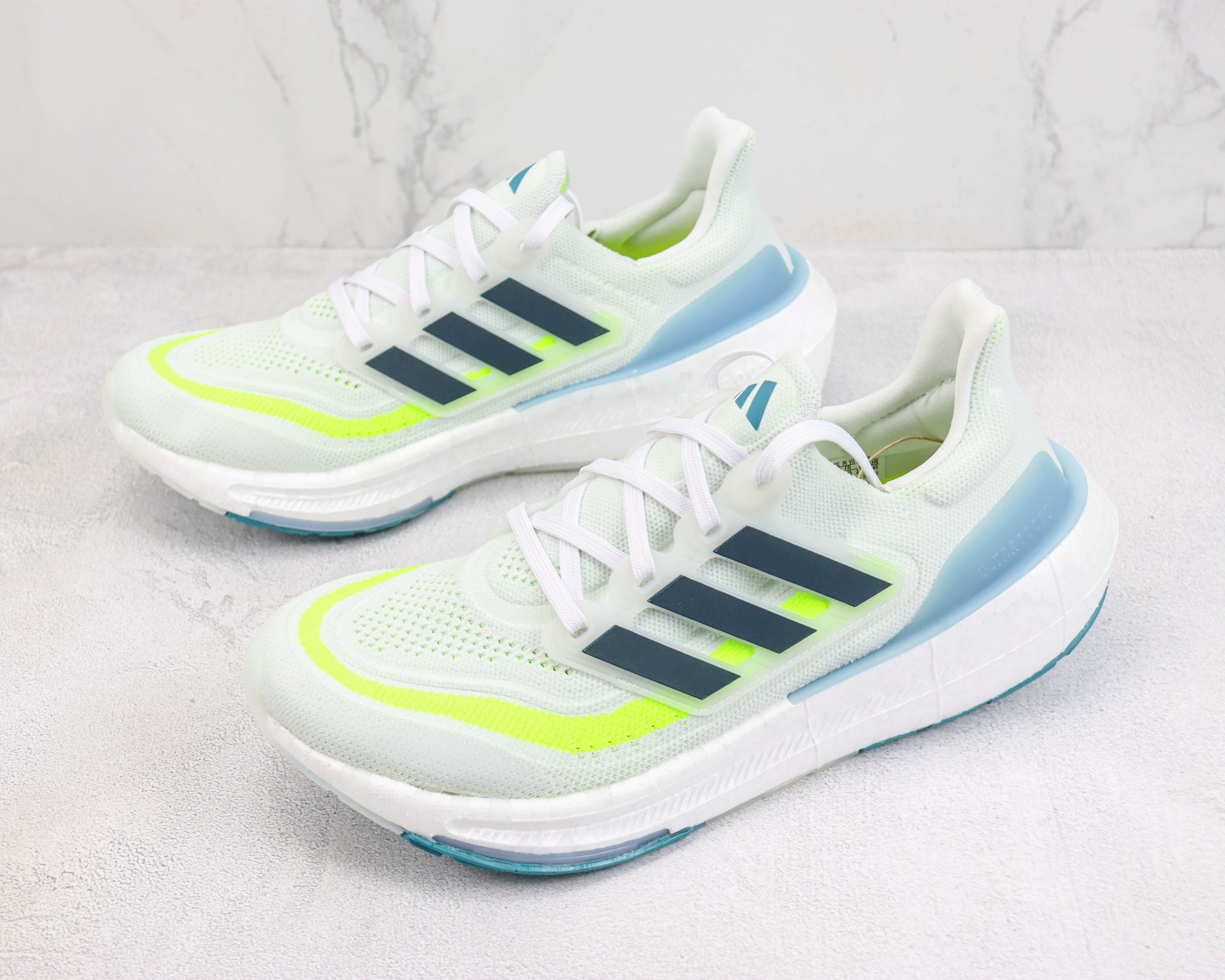 Adidas Ultra Boost 2023 LIGHT Black And White