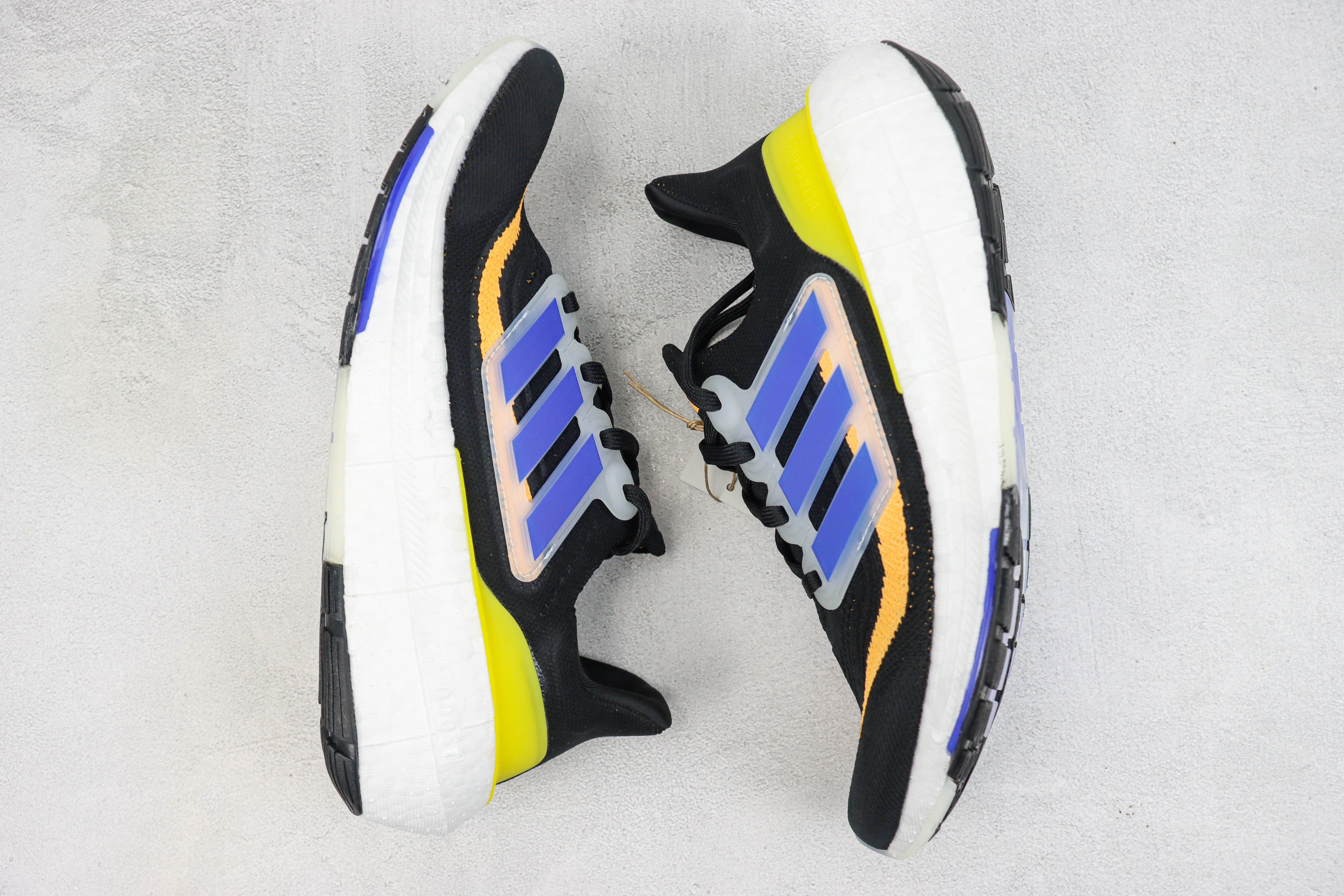 Adidas Ultra Boost 2023 LIGHT Black And White
