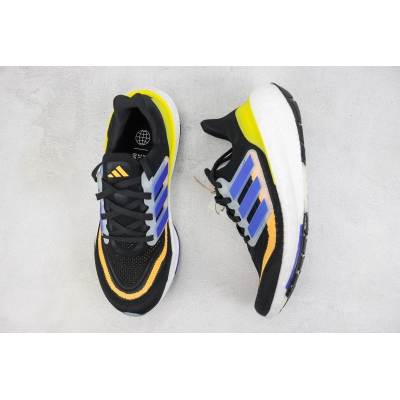 Adidas Ultra Boost 2023 LIGHT Black And White 02