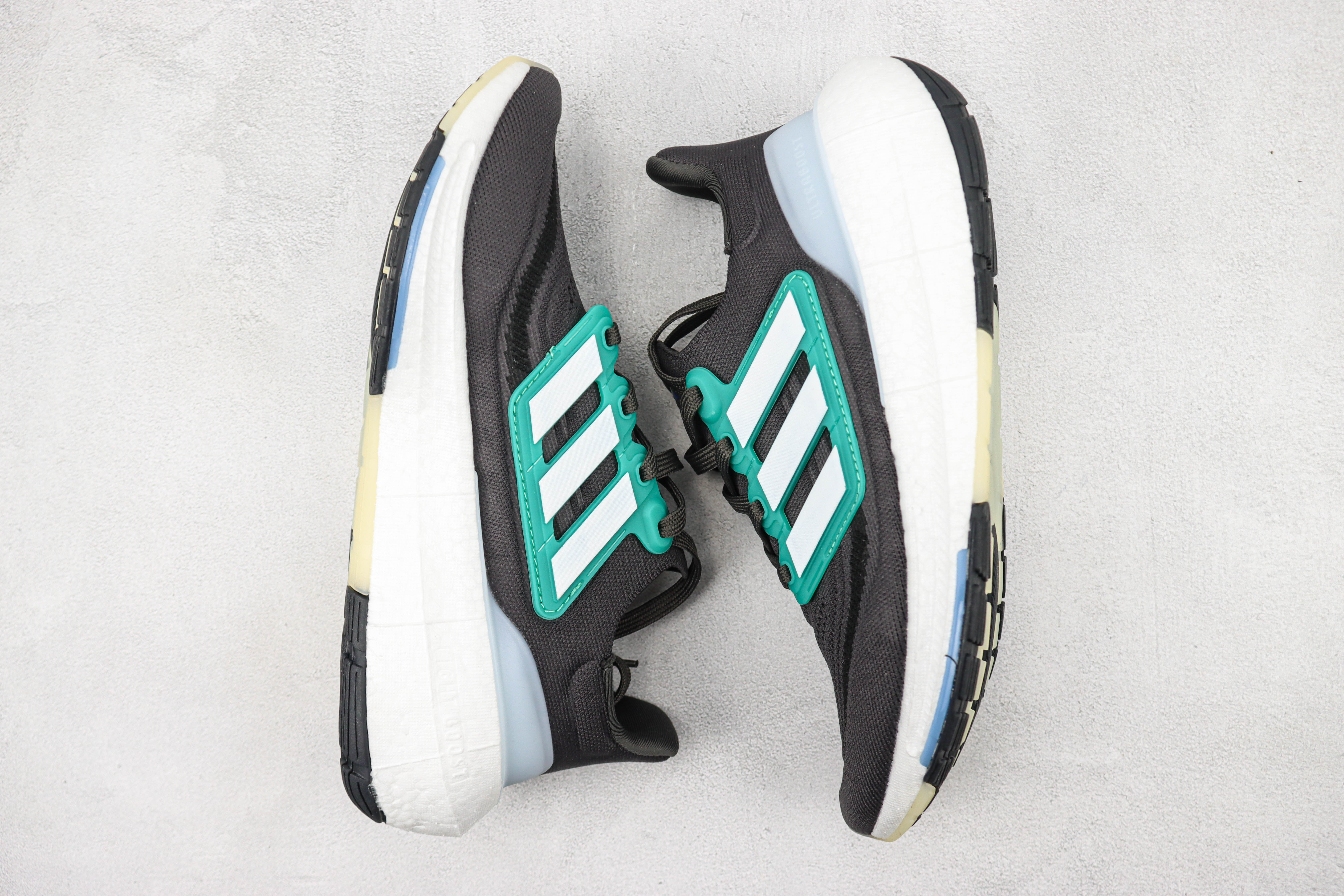 Adidas Ultra Boost 2023 LIGHT Black And White