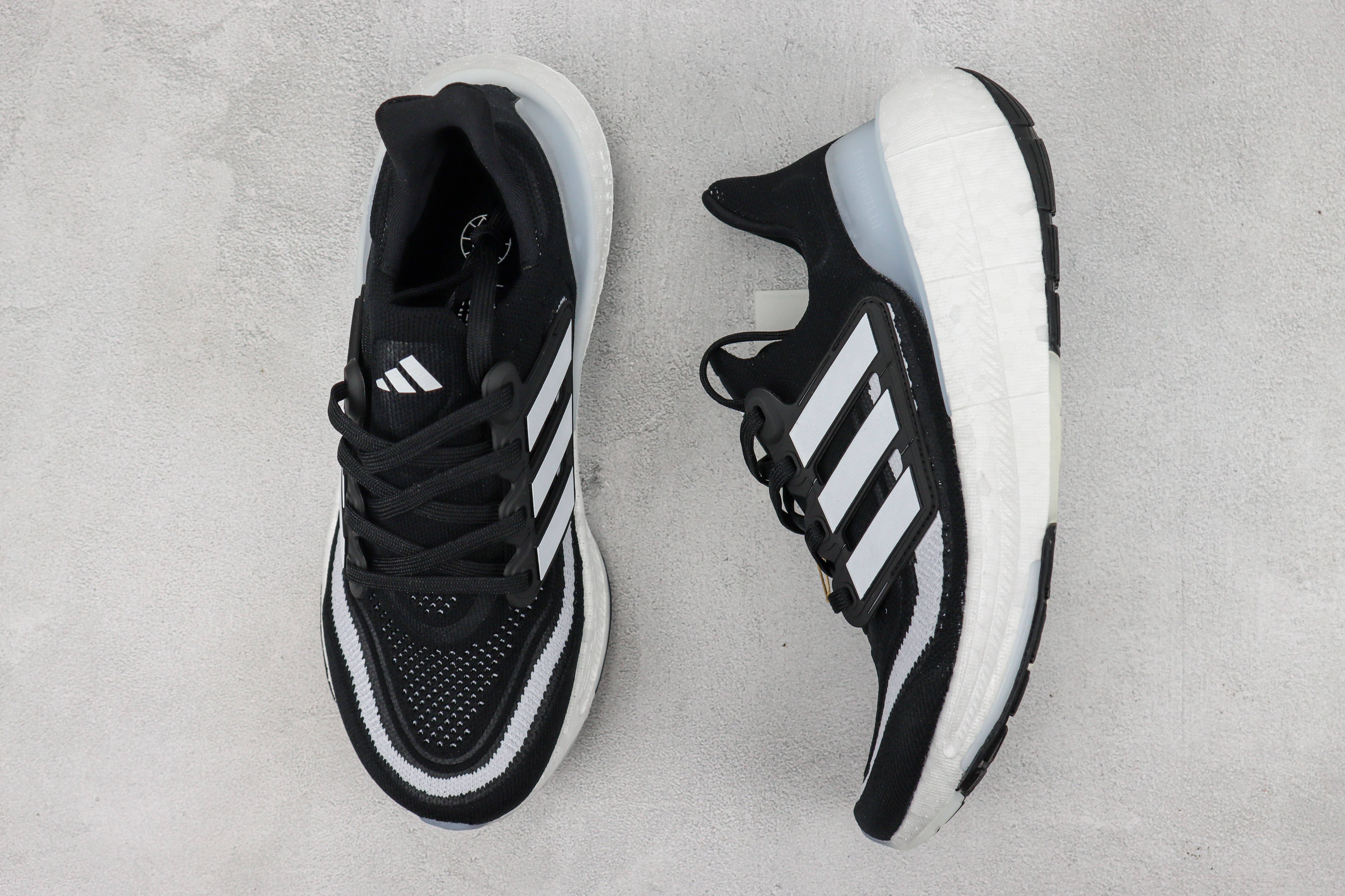Adidas Ultra Boost 2023 LIGHT Black And White