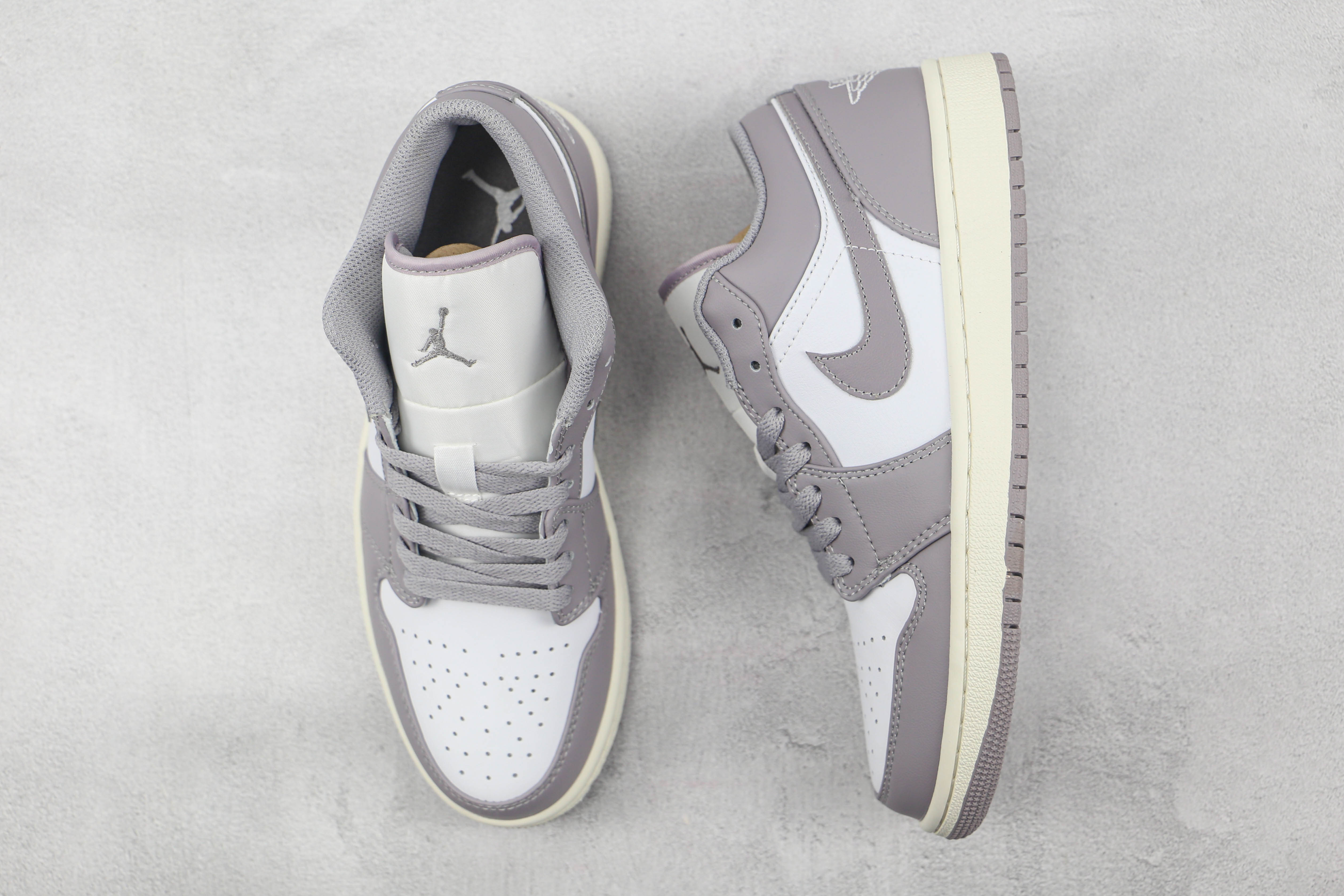 Travis Scott x Air Jordan 1 Low Retro Grey