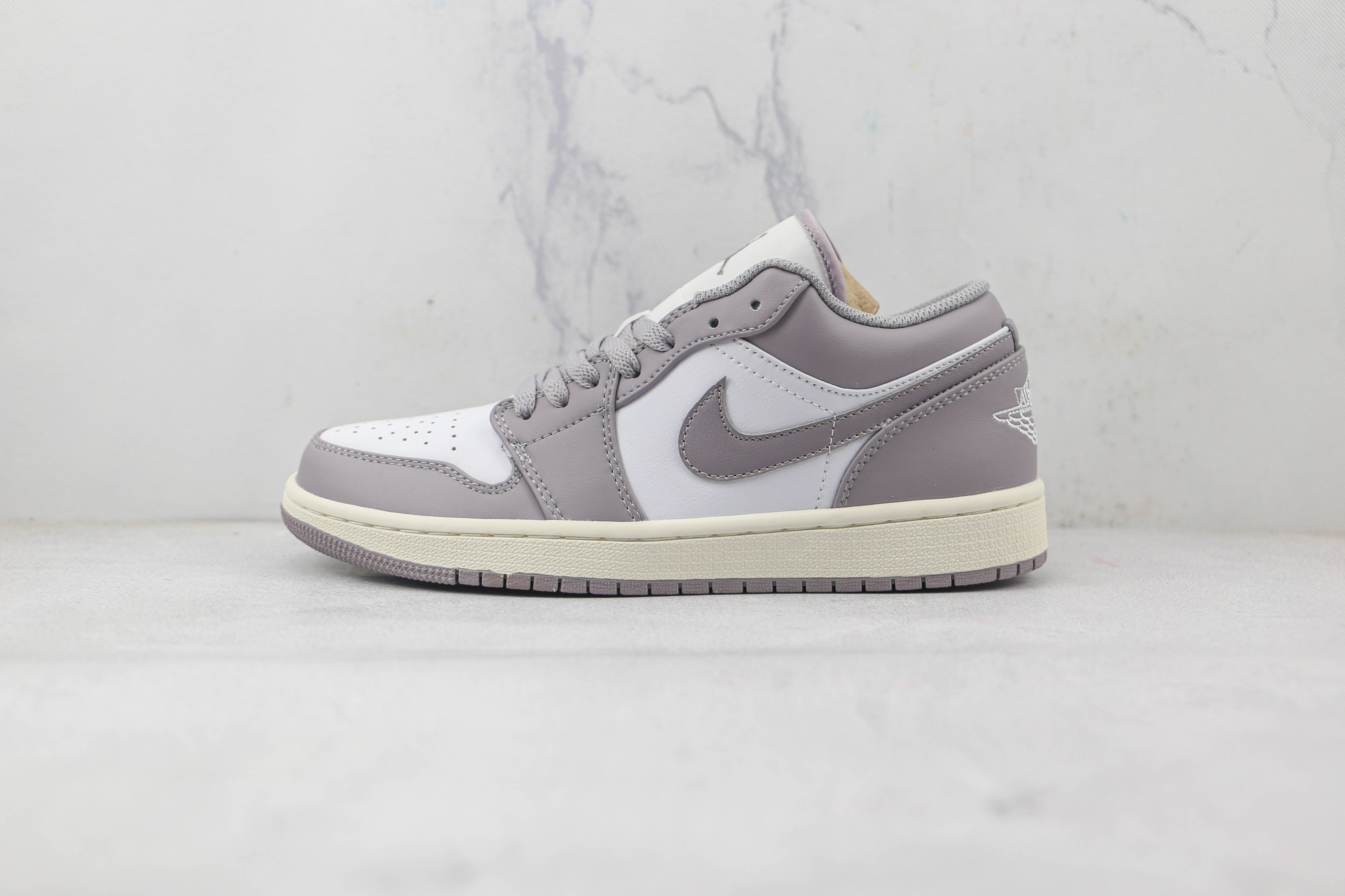 Travis Scott x Air Jordan 1 Low Retro Grey