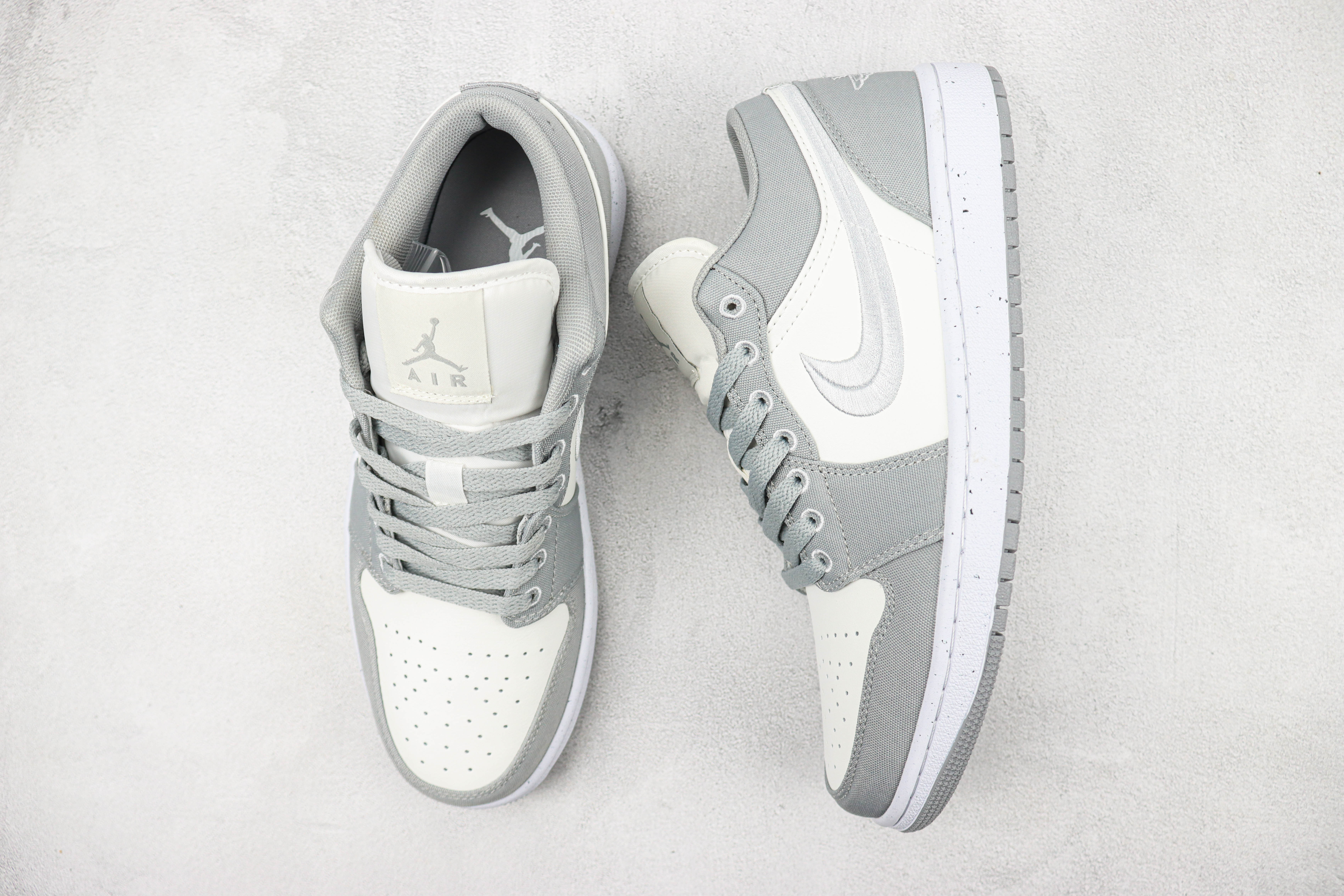Travis Scott x Air Jordan 1 Low Retro Grey White