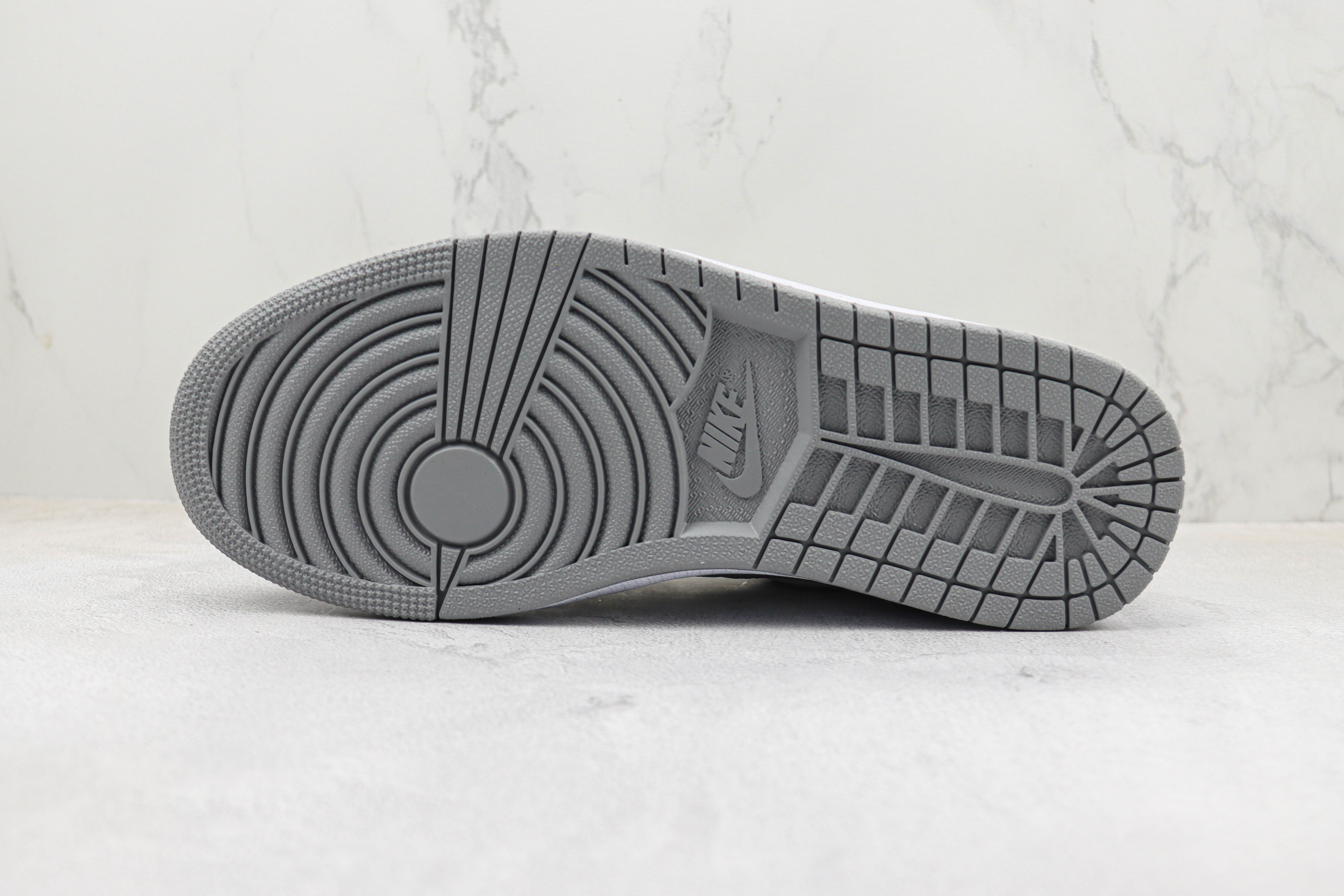 Travis Scott x Air Jordan 1 Low Retro Grey White