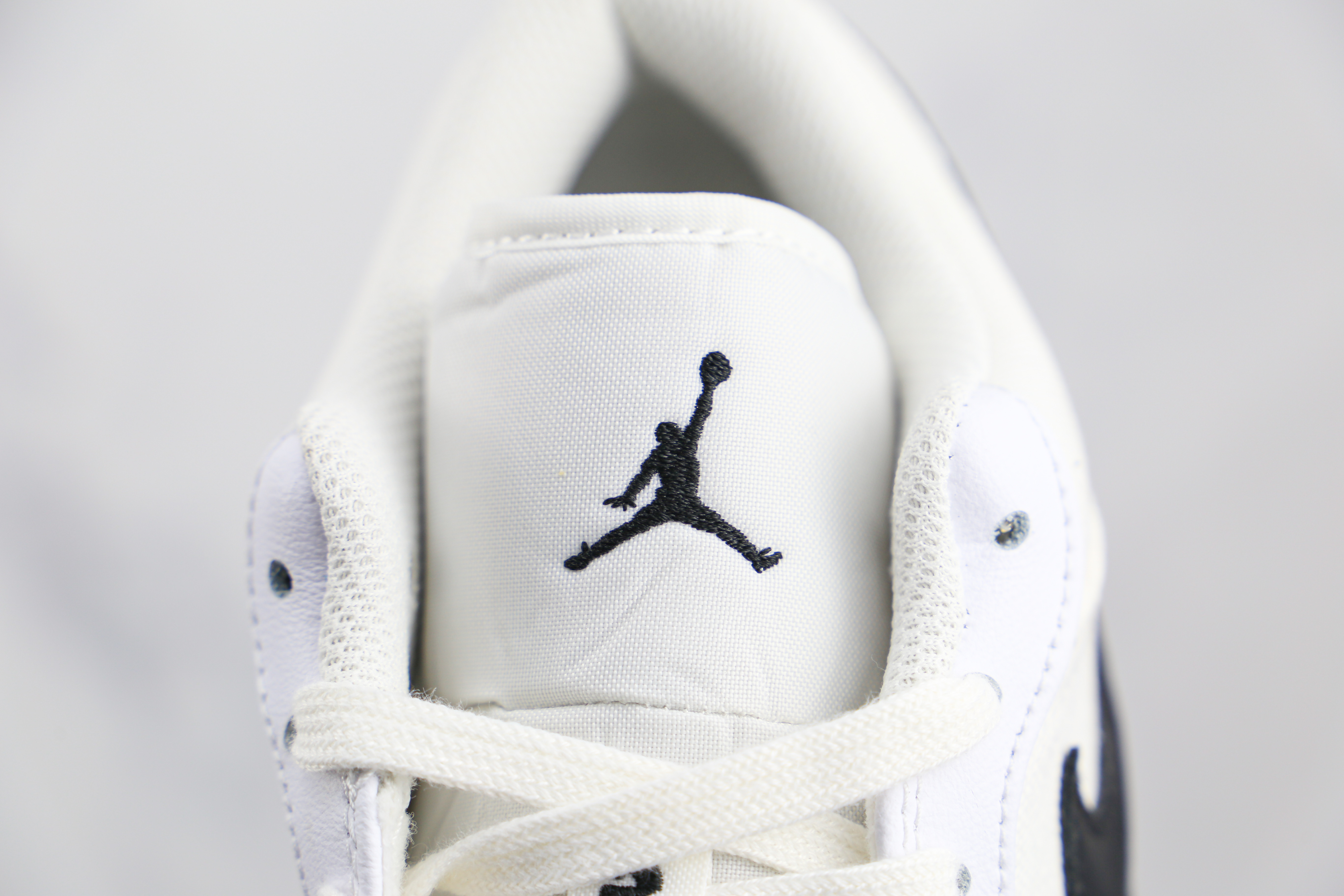 Air Jordan 1 Low BaiheiXiao Paris