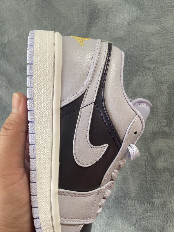 Air Jordan 1 Low Oxygen Purple