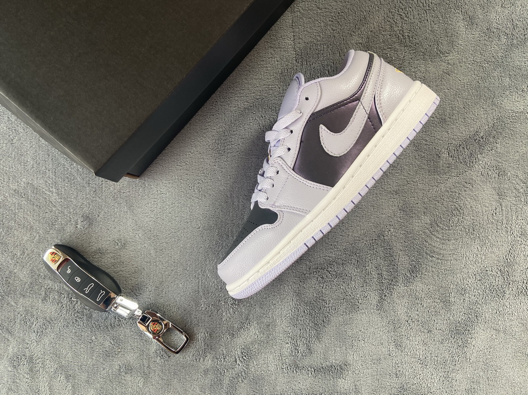 Air Jordan 1 Low Oxygen Purple