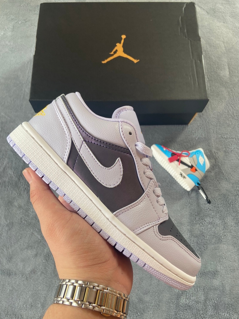 Air Jordan 1 Low Oxygen Purple