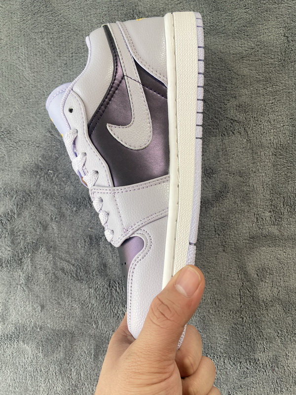 Air Jordan 1 Low Oxygen Purple