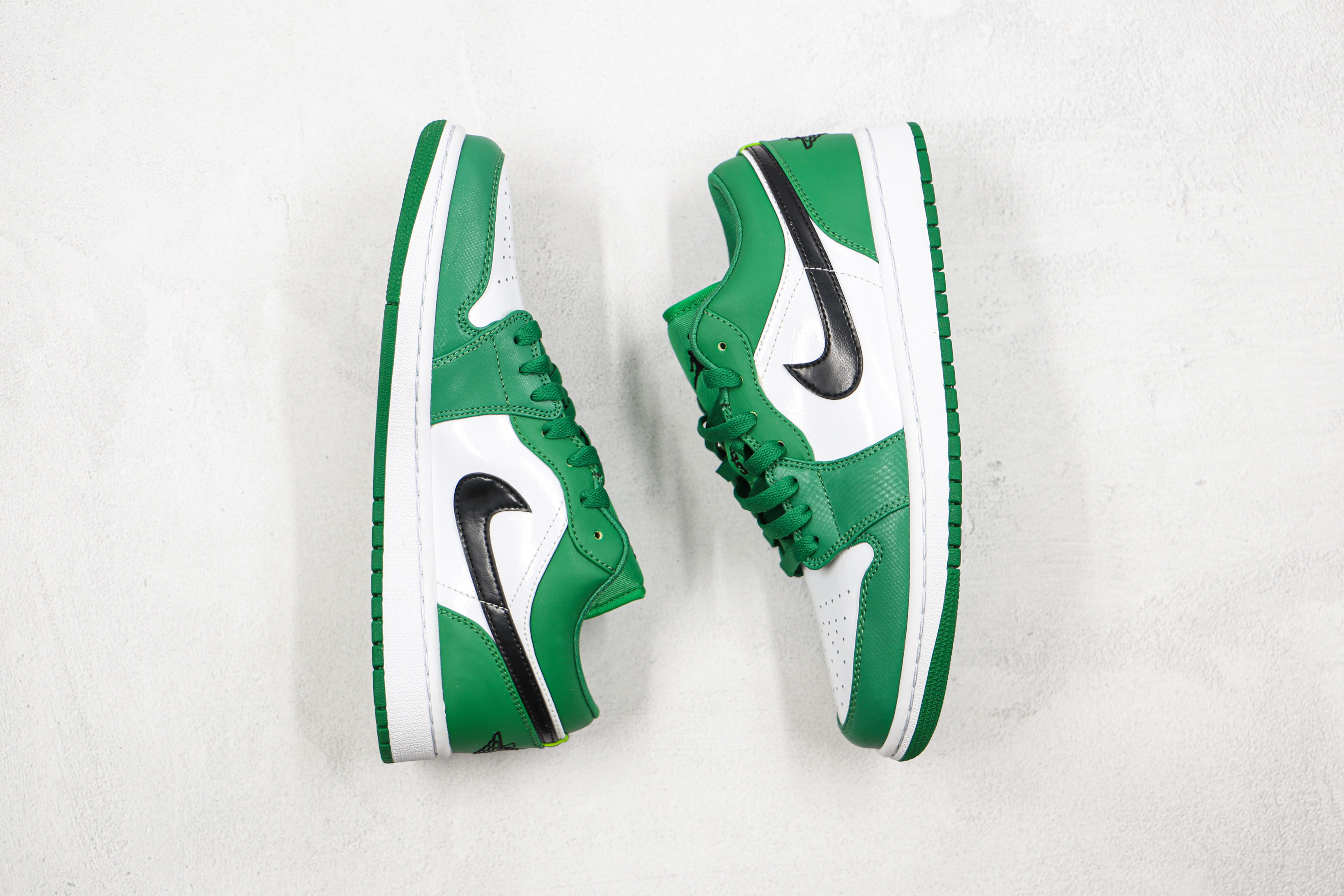 Air Jordan 1 Low Pine Green