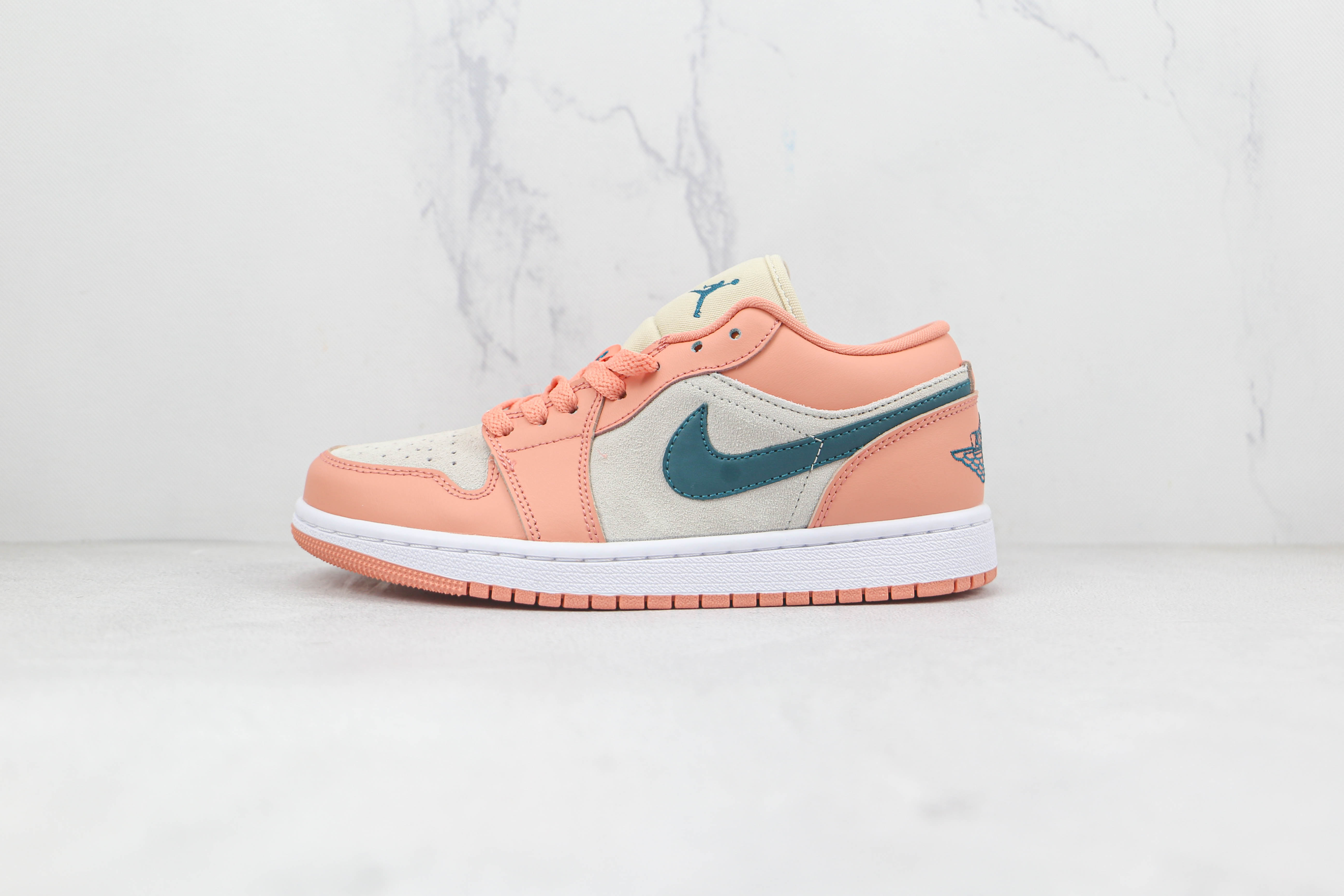 Air Jordan 1 Low Pink Blue