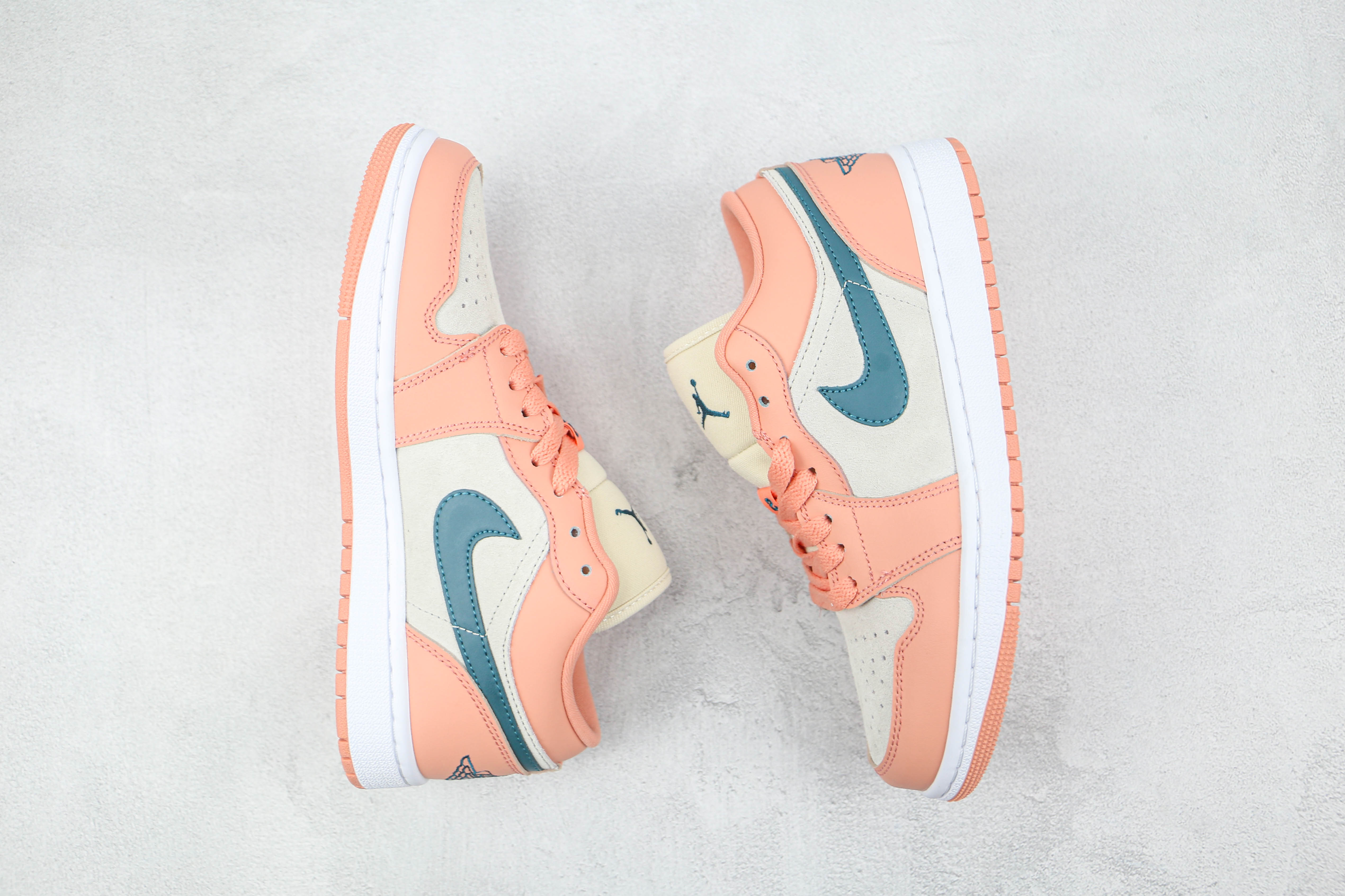Air Jordan 1 Low Pink Blue