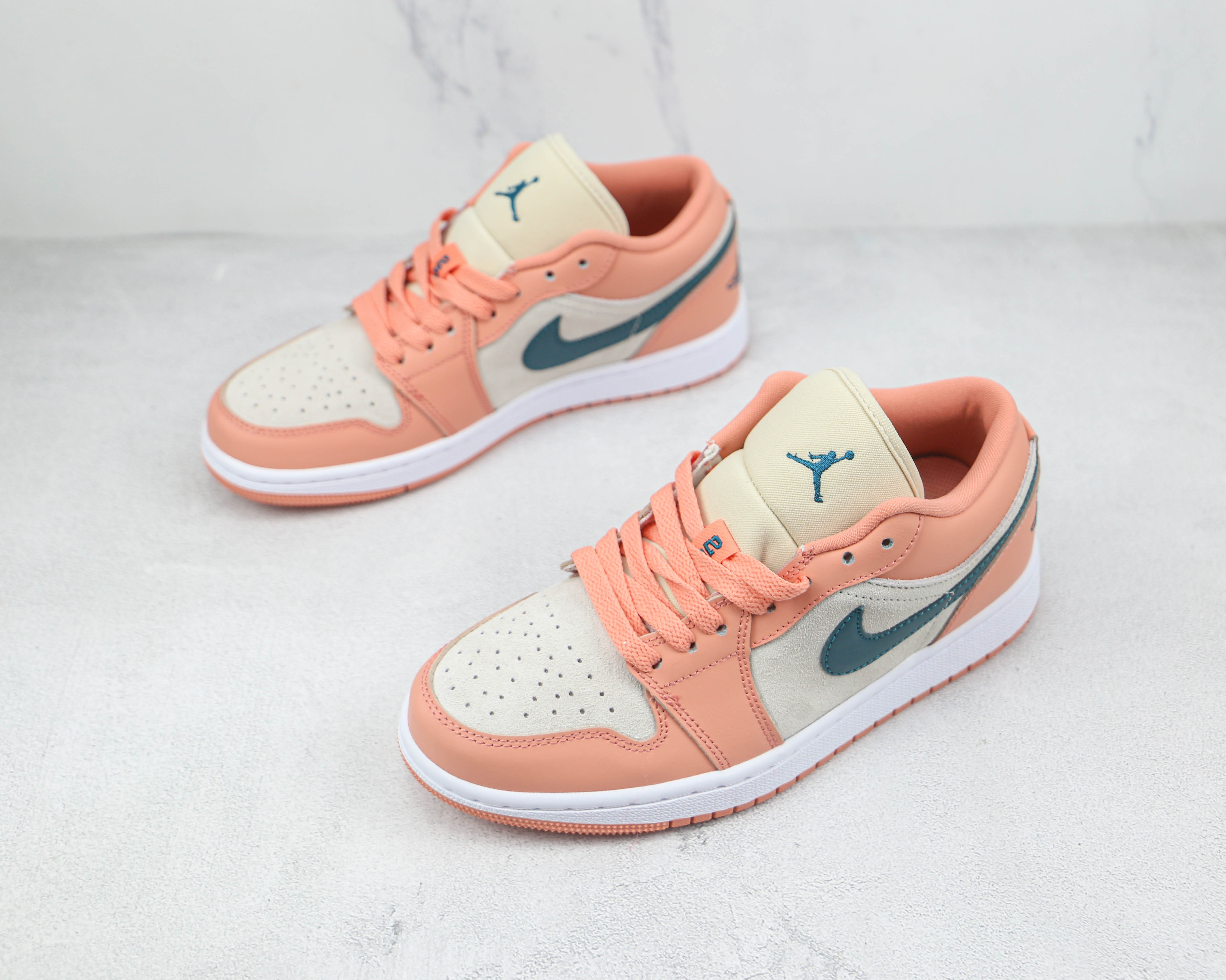 Air Jordan 1 Low Pink Blue