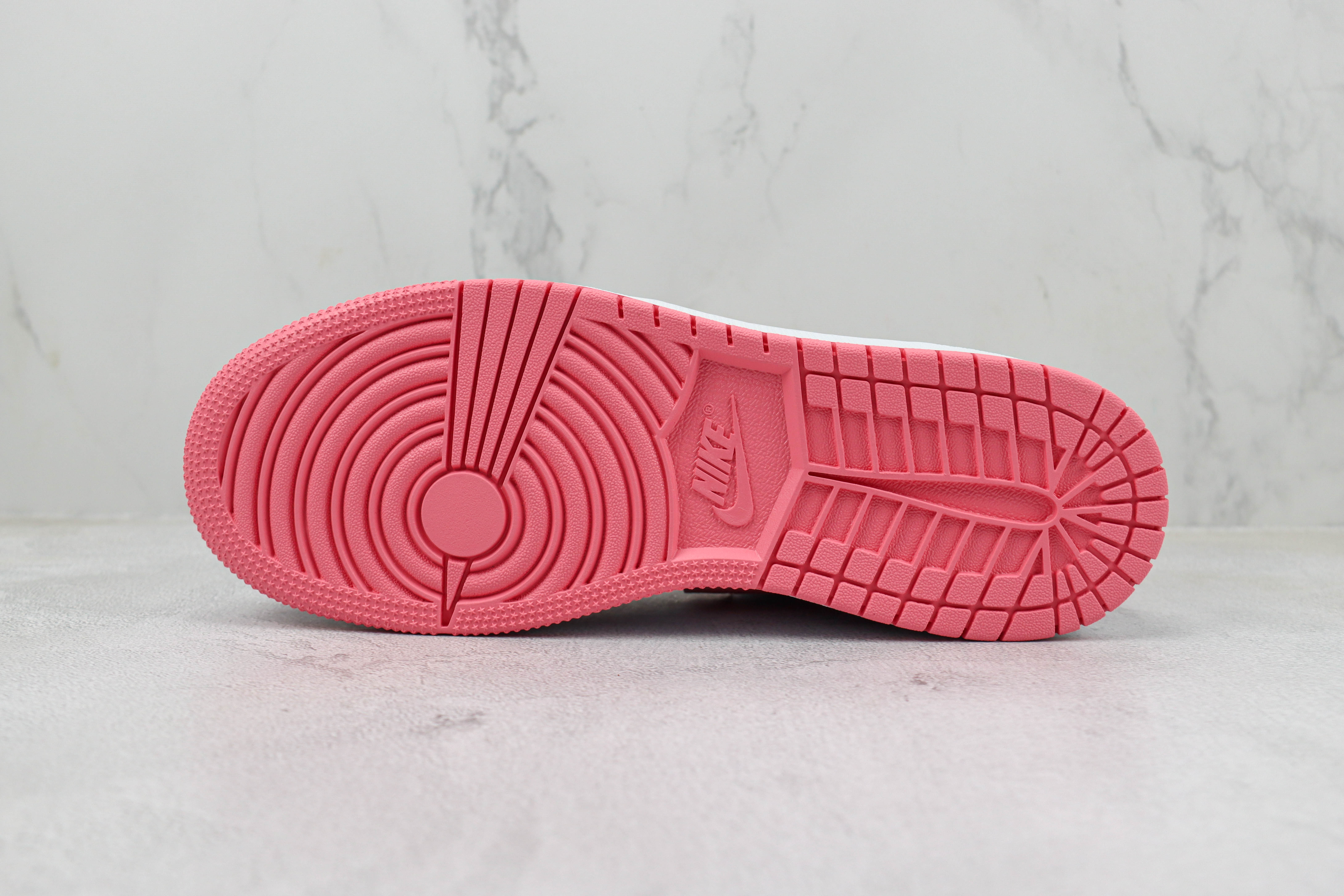 Air Jordan 1 Low Pink White