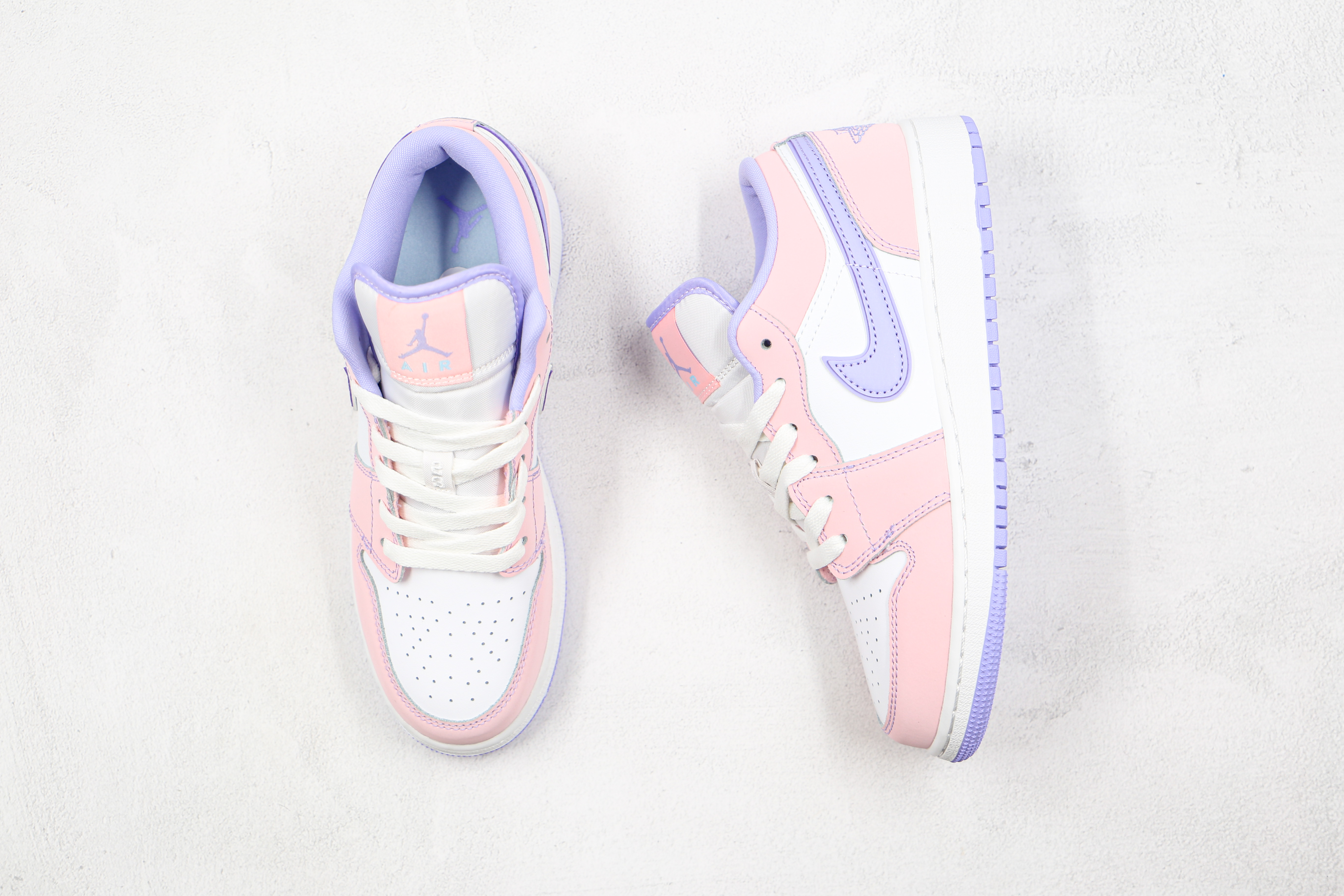 Air Jordan 1 Low SE Arctic Punch