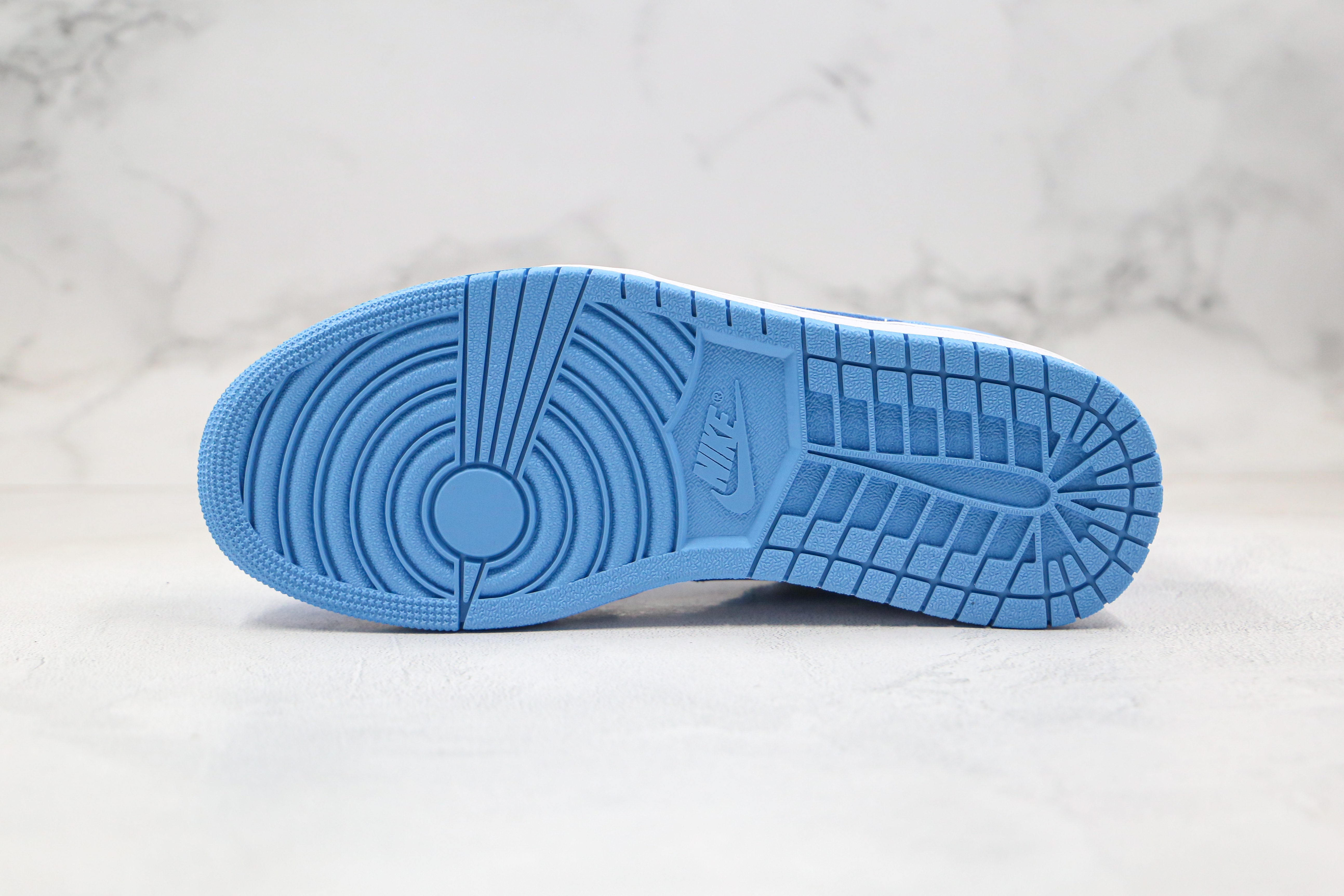 Air Jordan 1 Low UNC