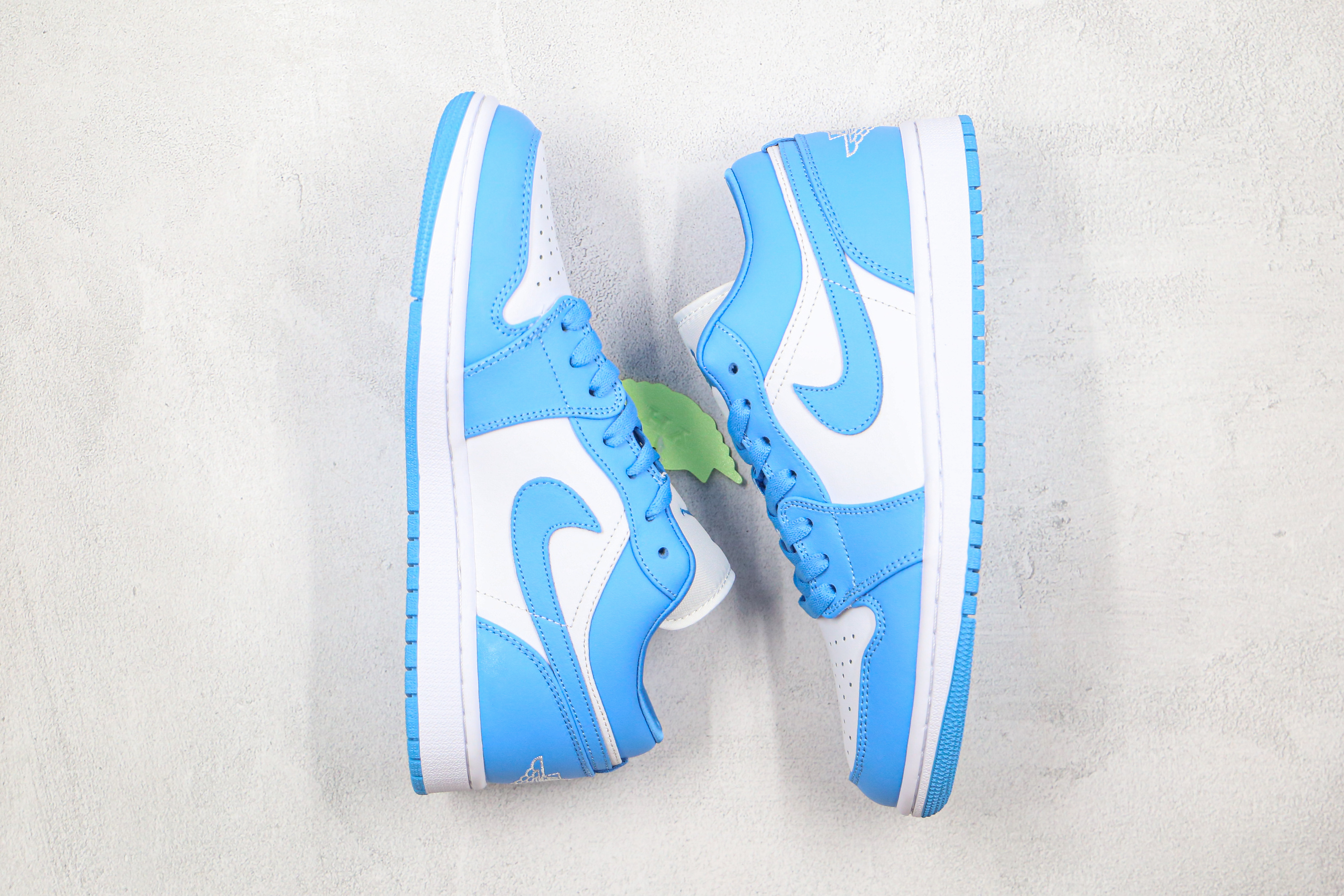 Air Jordan 1 Low UNC