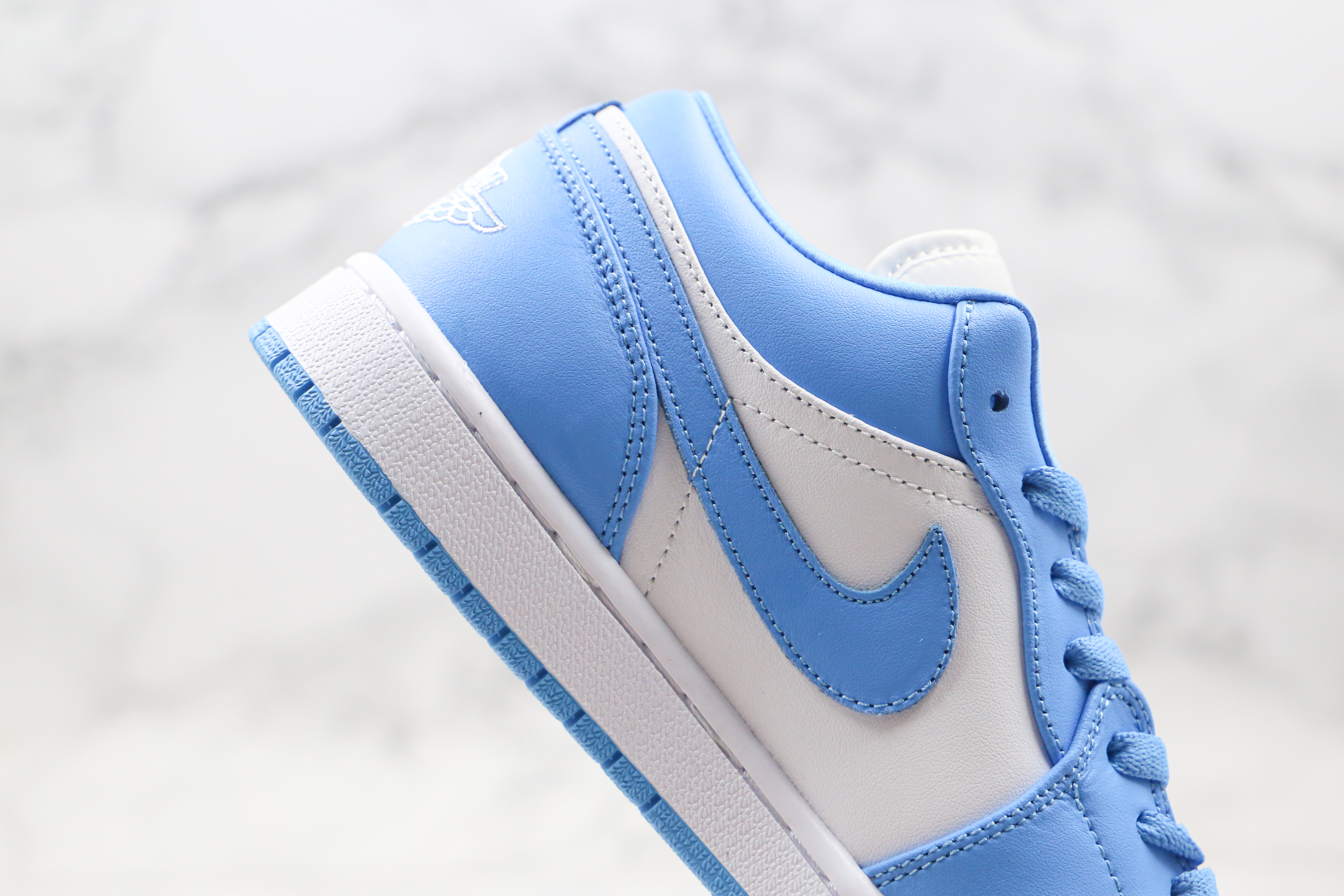 Air Jordan 1 Low UNC
