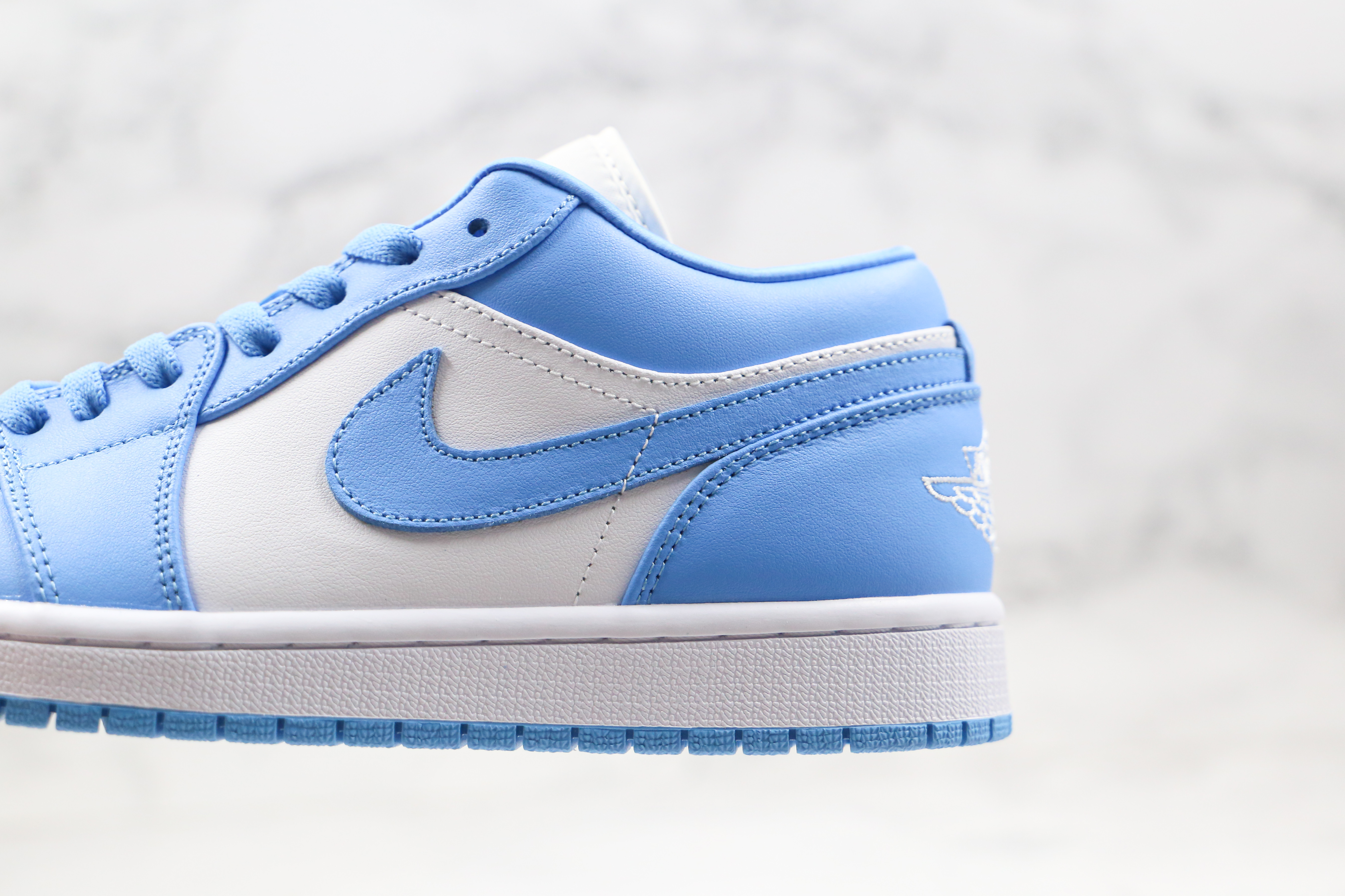 Air Jordan 1 Low UNC