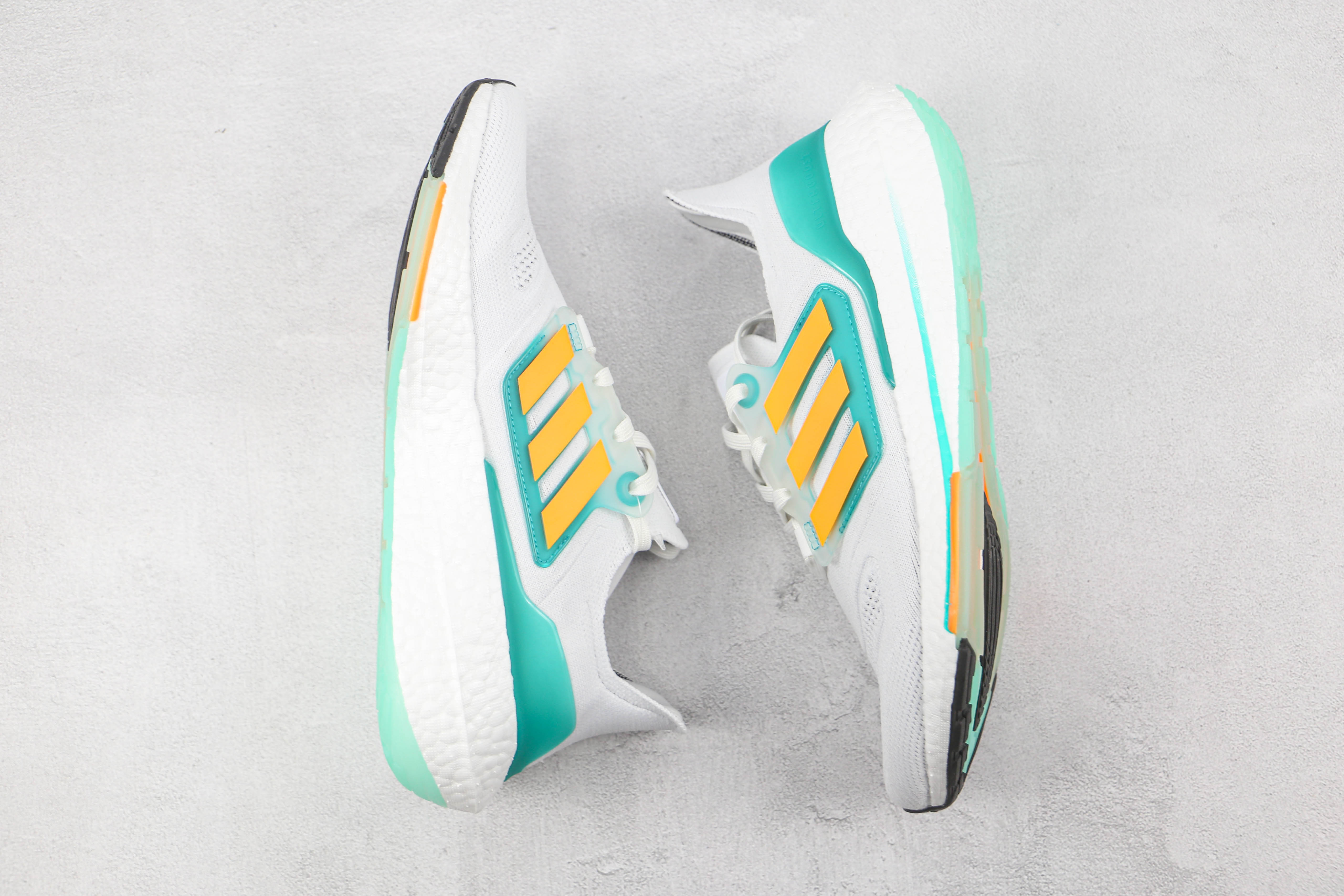 Adidas Ultra Boost 2022 White Blue