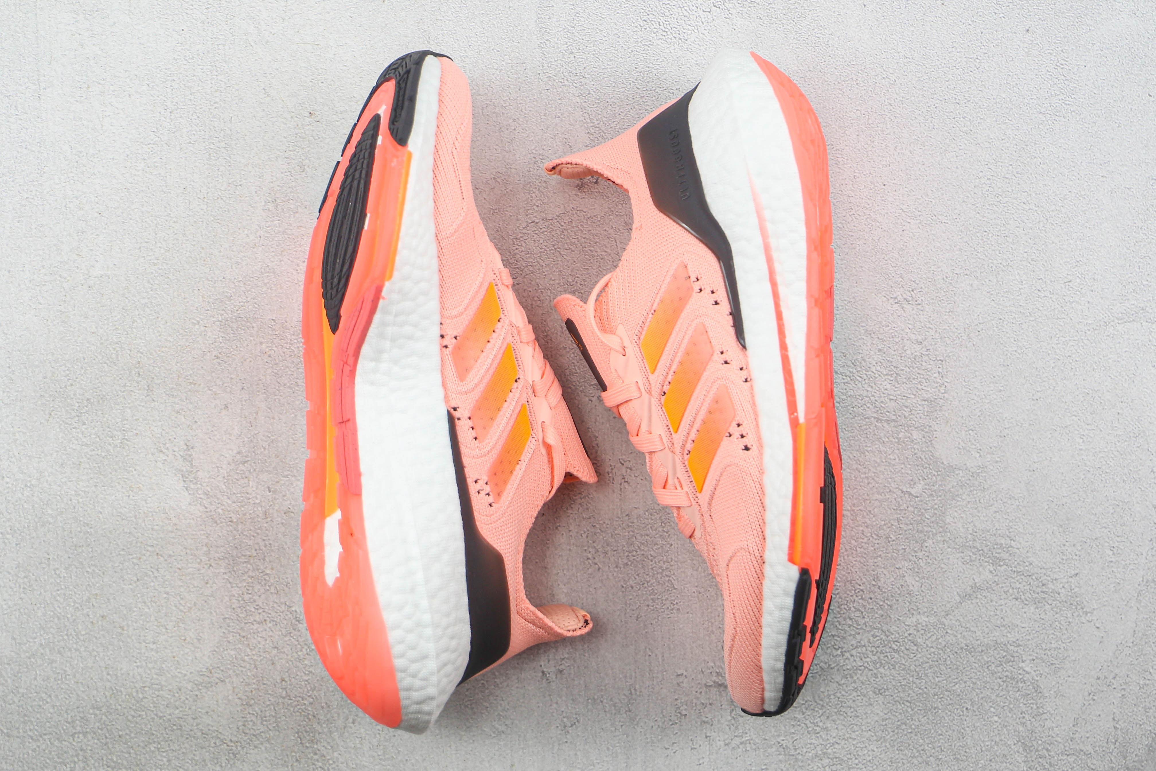 Adidas Ultra Boost 2022 Heat.RDY Pink