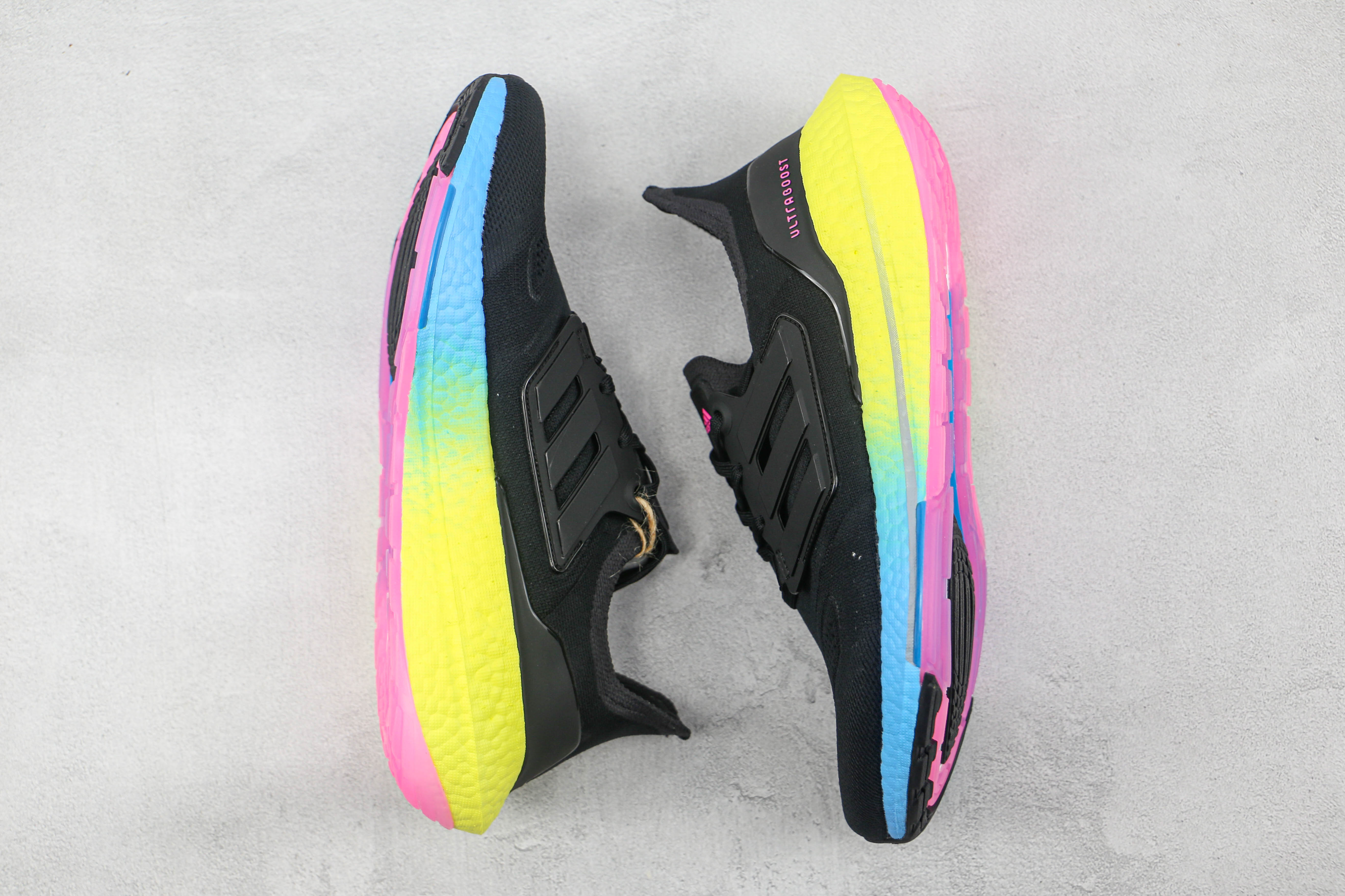 Adidas Ultra Boost 2022 Black Gradient Yellow