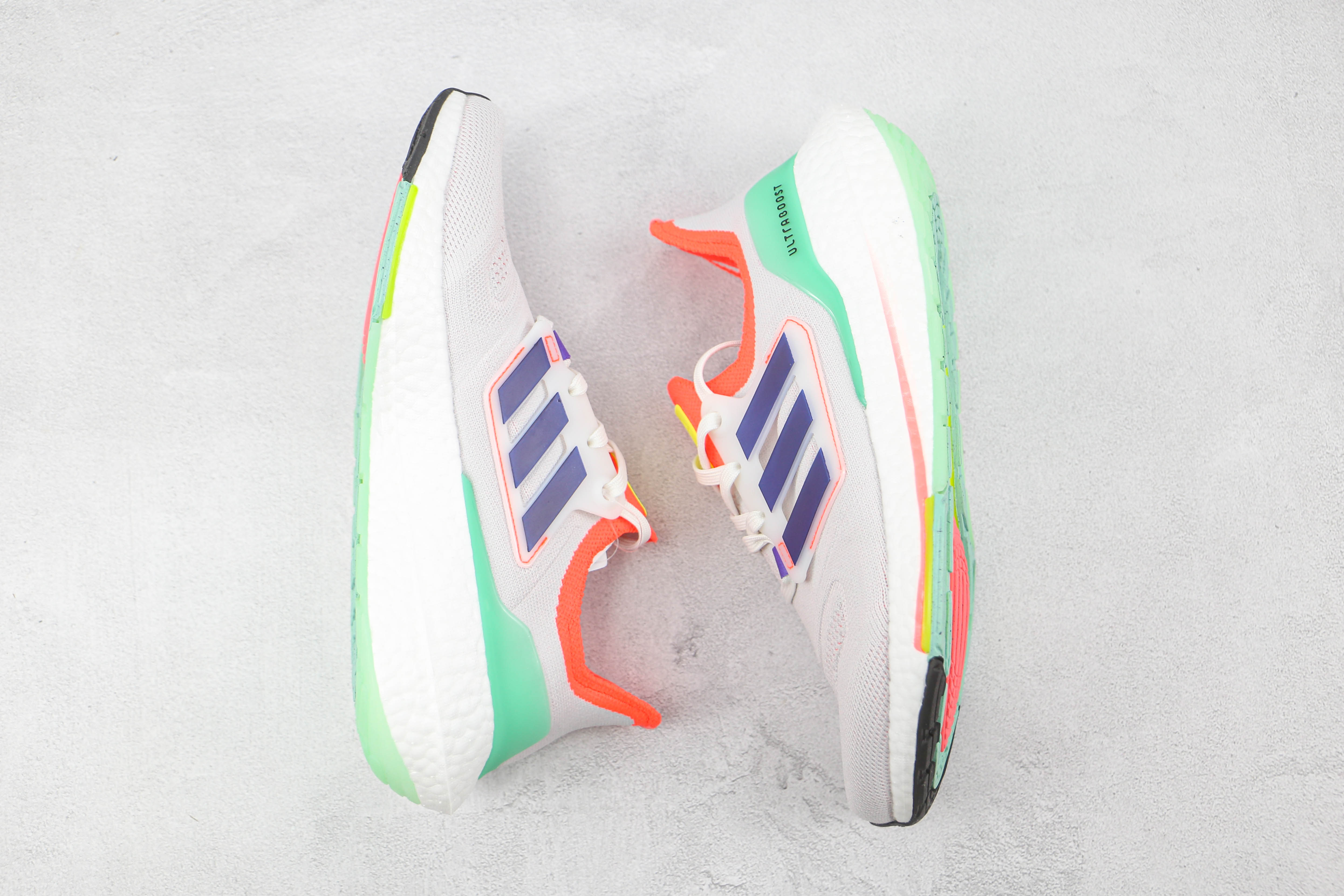 Adidas Ultra Boost 2022 Dazzling Color